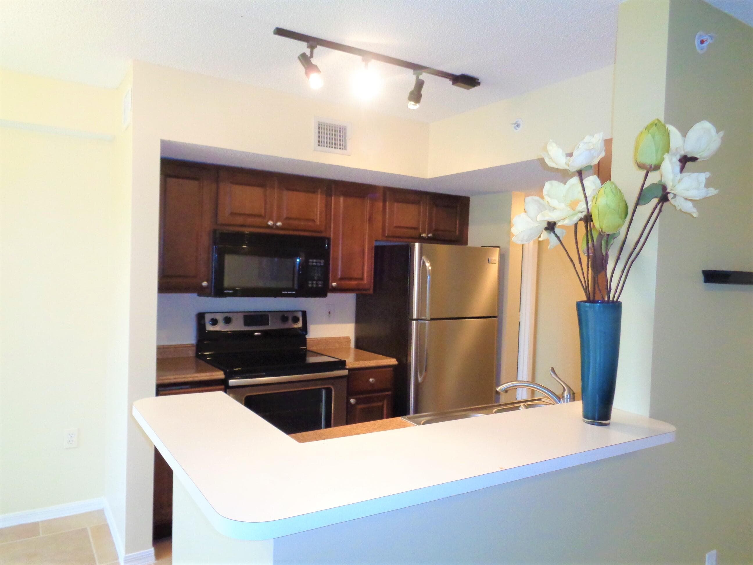 1650 N 42nd Circle 206, Vero Beach, FL 32967 — photo 4 of 50