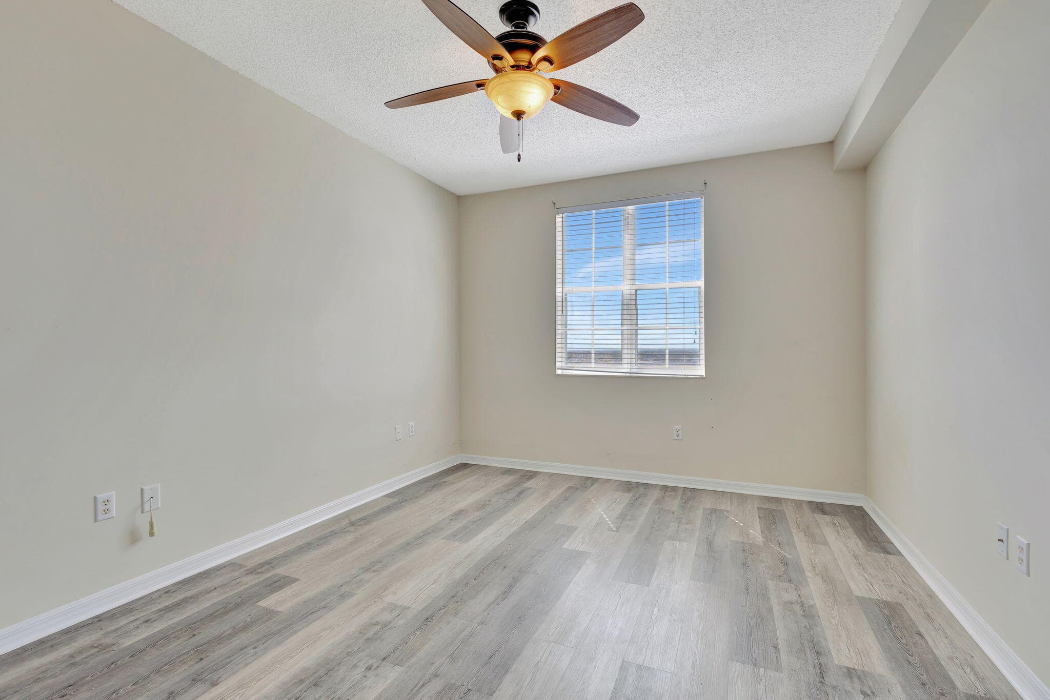 616 Clearwater Park Road 1013, West Palm Beach, FL 33401 — photo 7 of 28