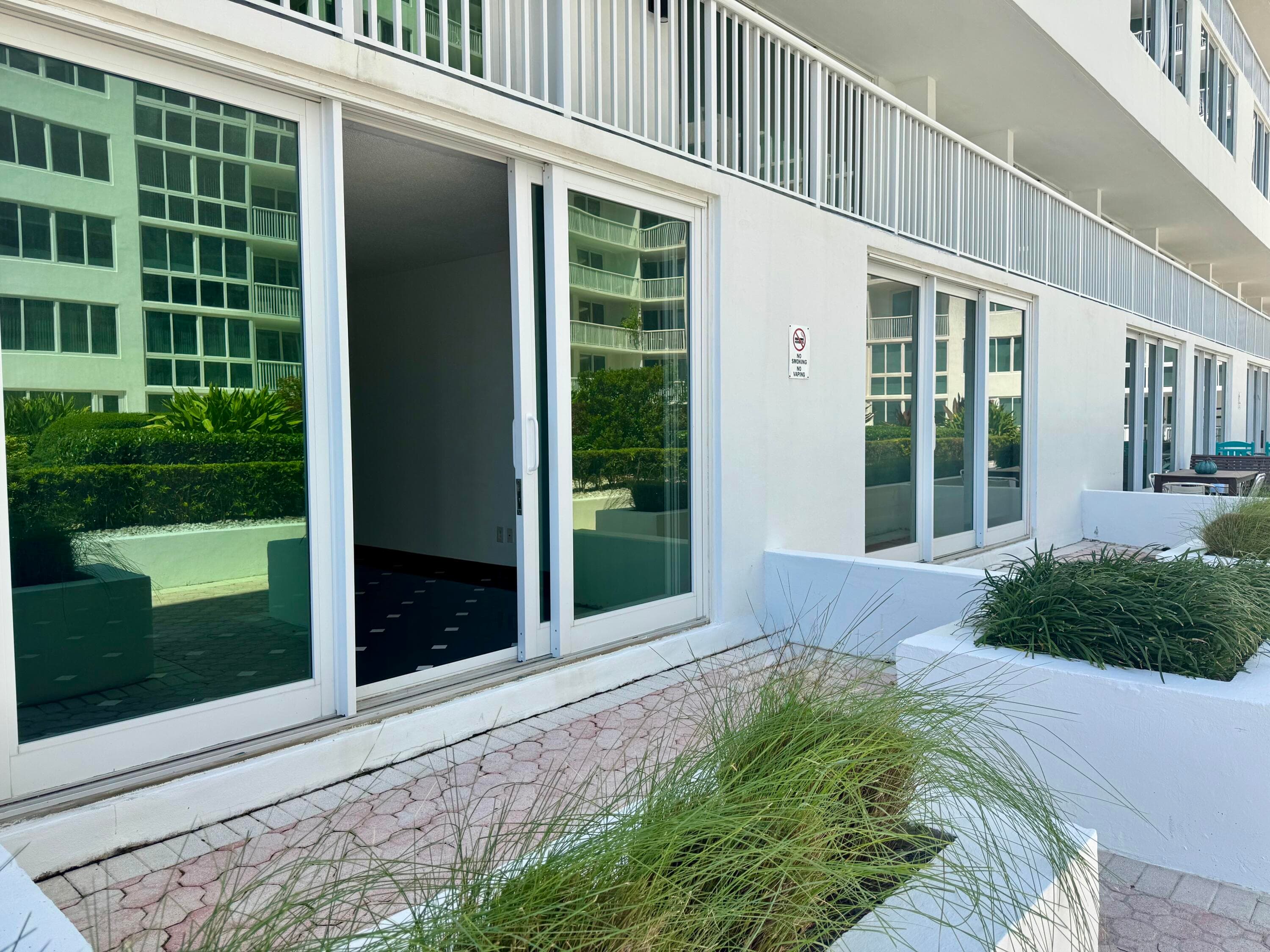 5401 Collins Avenue Apt 144, Miami Beach, FL 33140 — photo 9 of 45