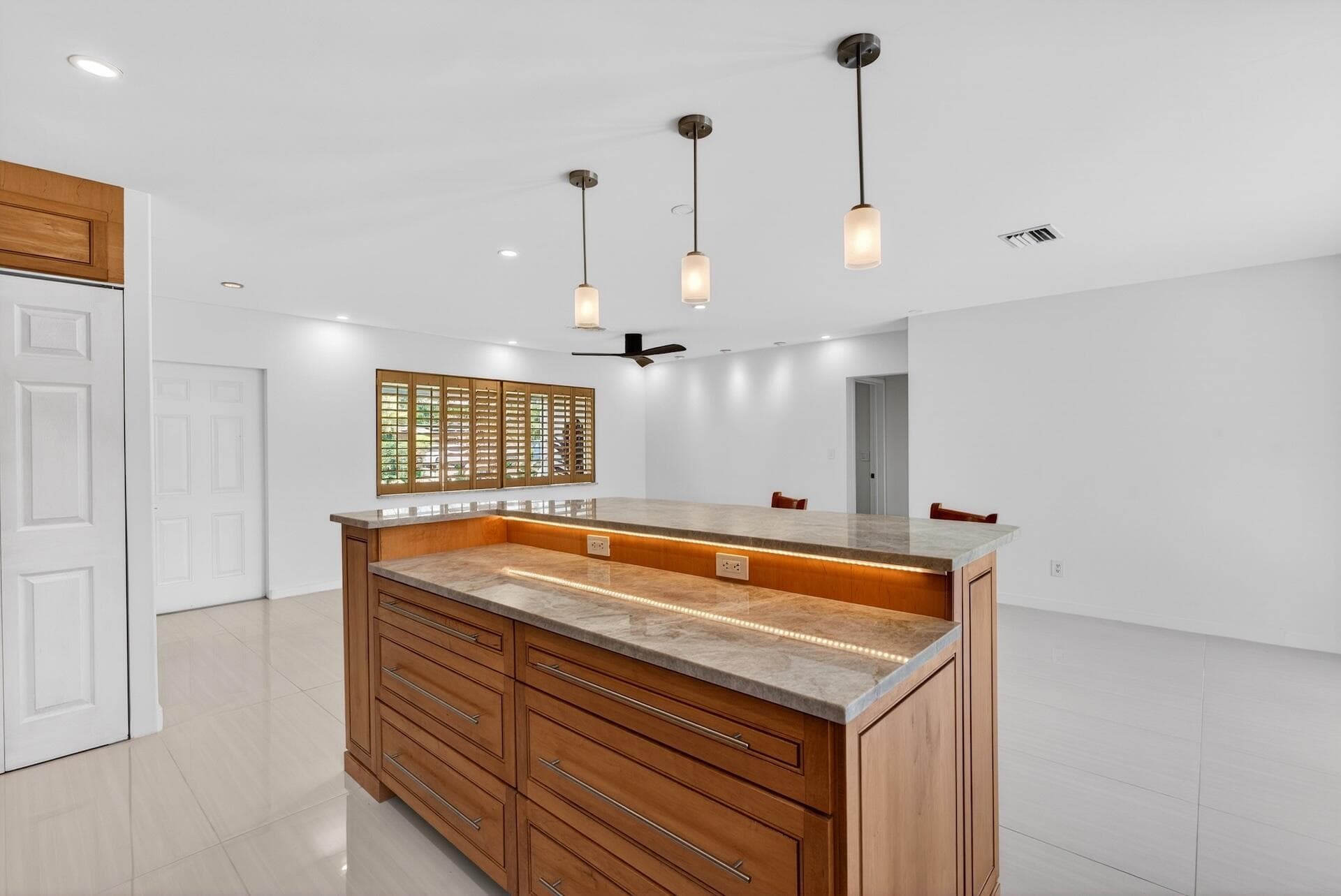 648 NW 30th Court, Wilton Manors, FL 33311 — photo 7 of 56