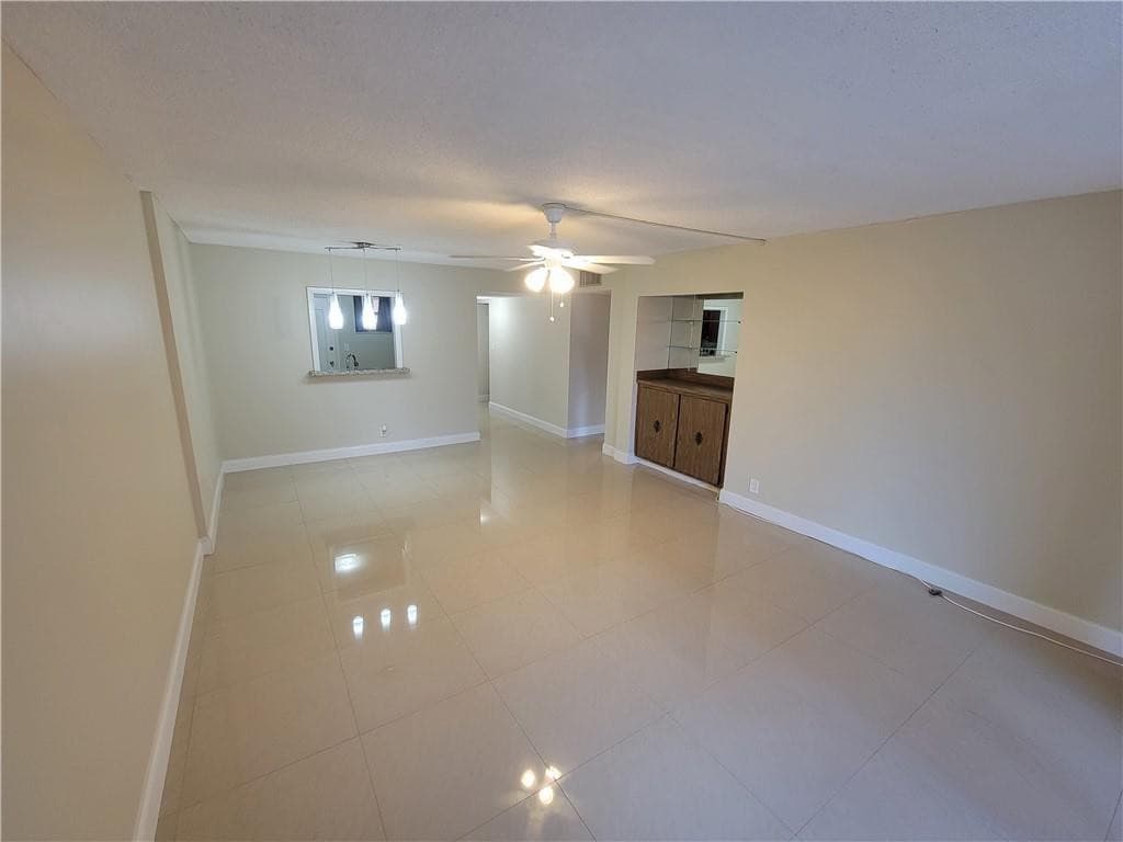 404 NW 68th Avenue 316, Plantation, FL 33317 — photo 3 of 15