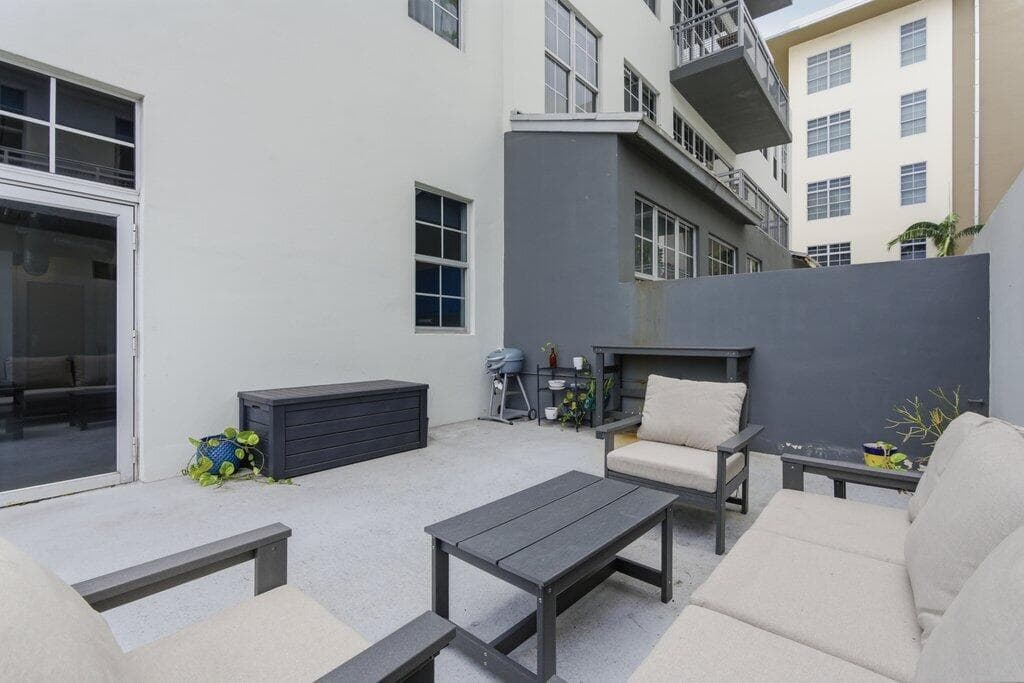 425 N Andrews Avenue 202, Fort Lauderdale, FL 33301 — photo 21 of 42