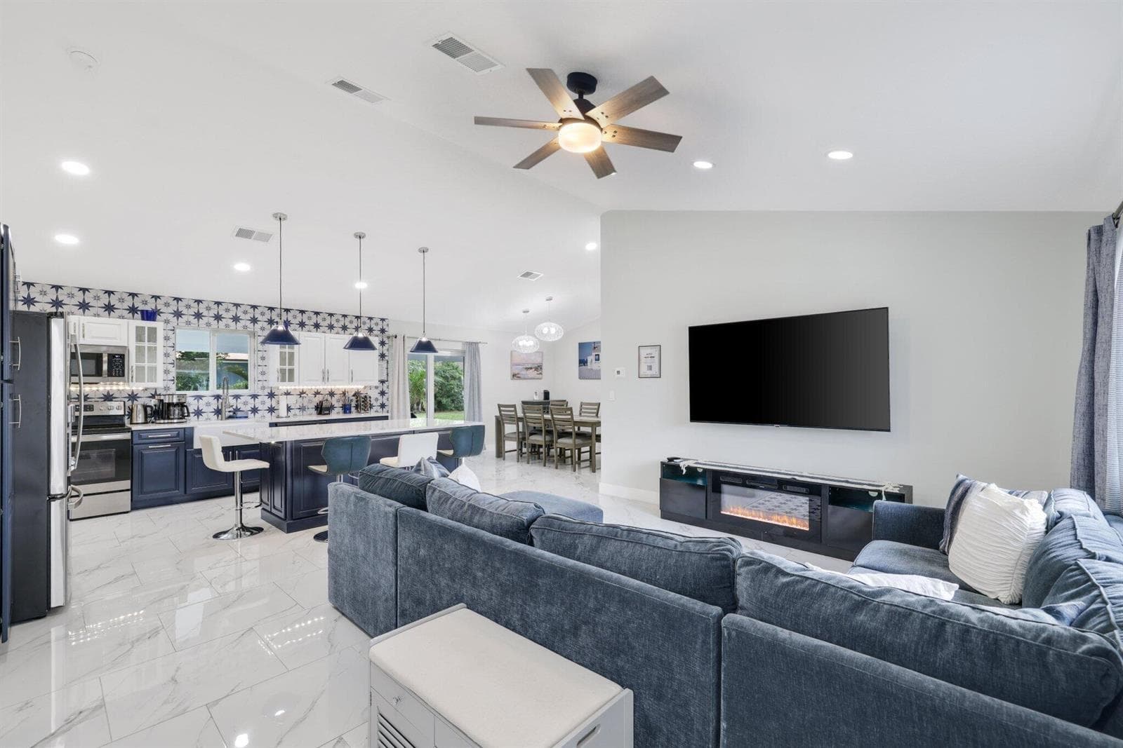 510 NE 38th Street, Deerfield Beach, FL 33064 — photo 8 of 44