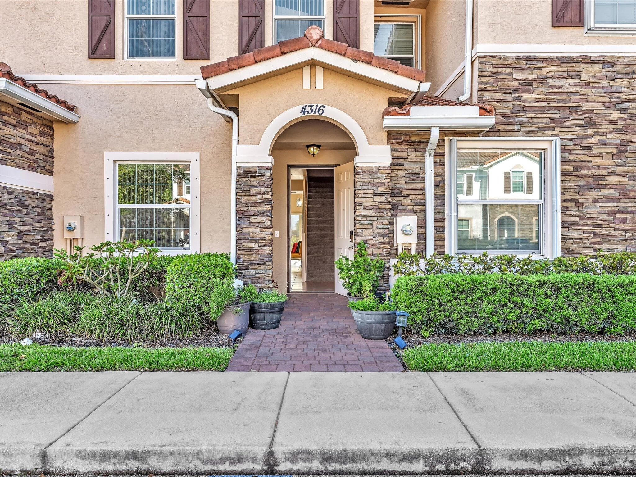 4316 Maybelle Lane, West Palm Beach, FL 33417 — photo 5 of 70