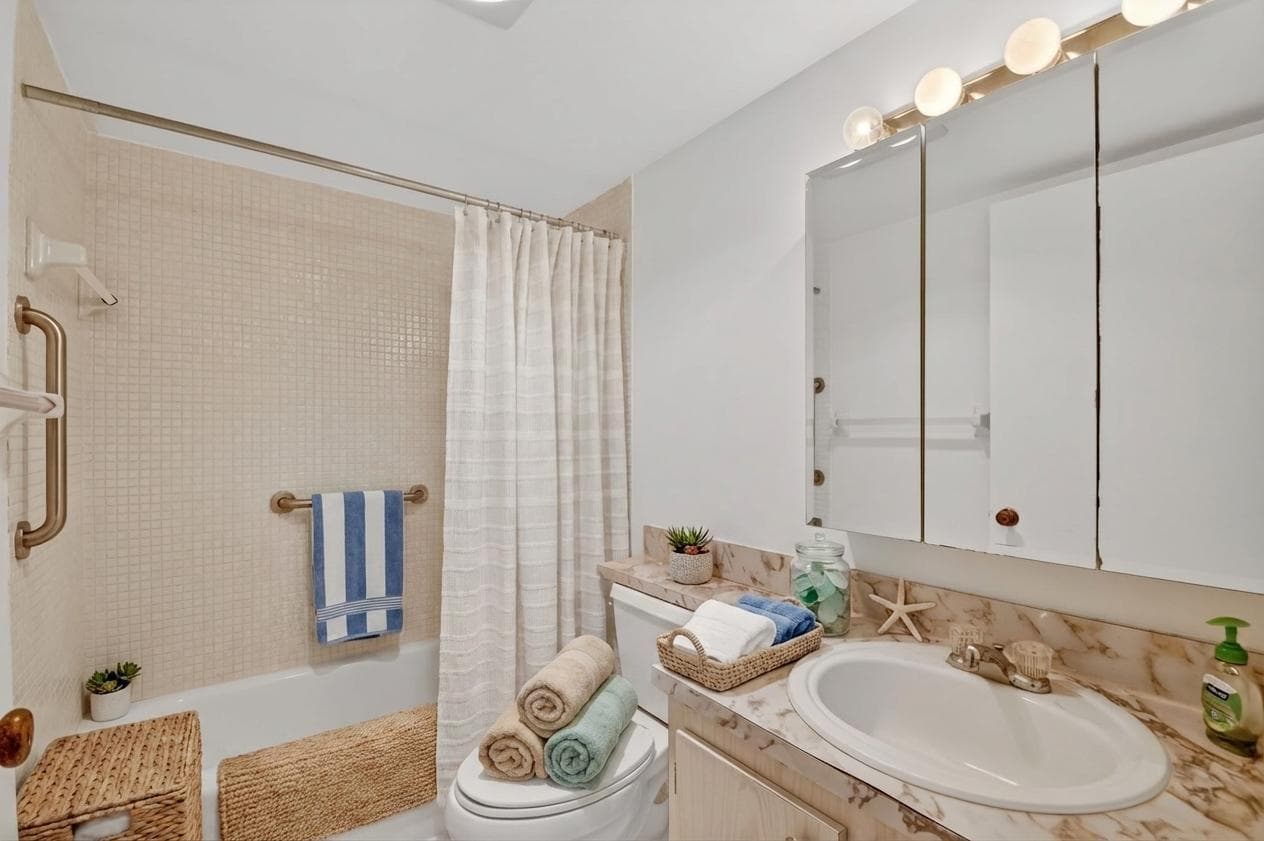 3300 Springdale Boulevard 208, Palm Springs, FL 33461 — photo 23 of 74