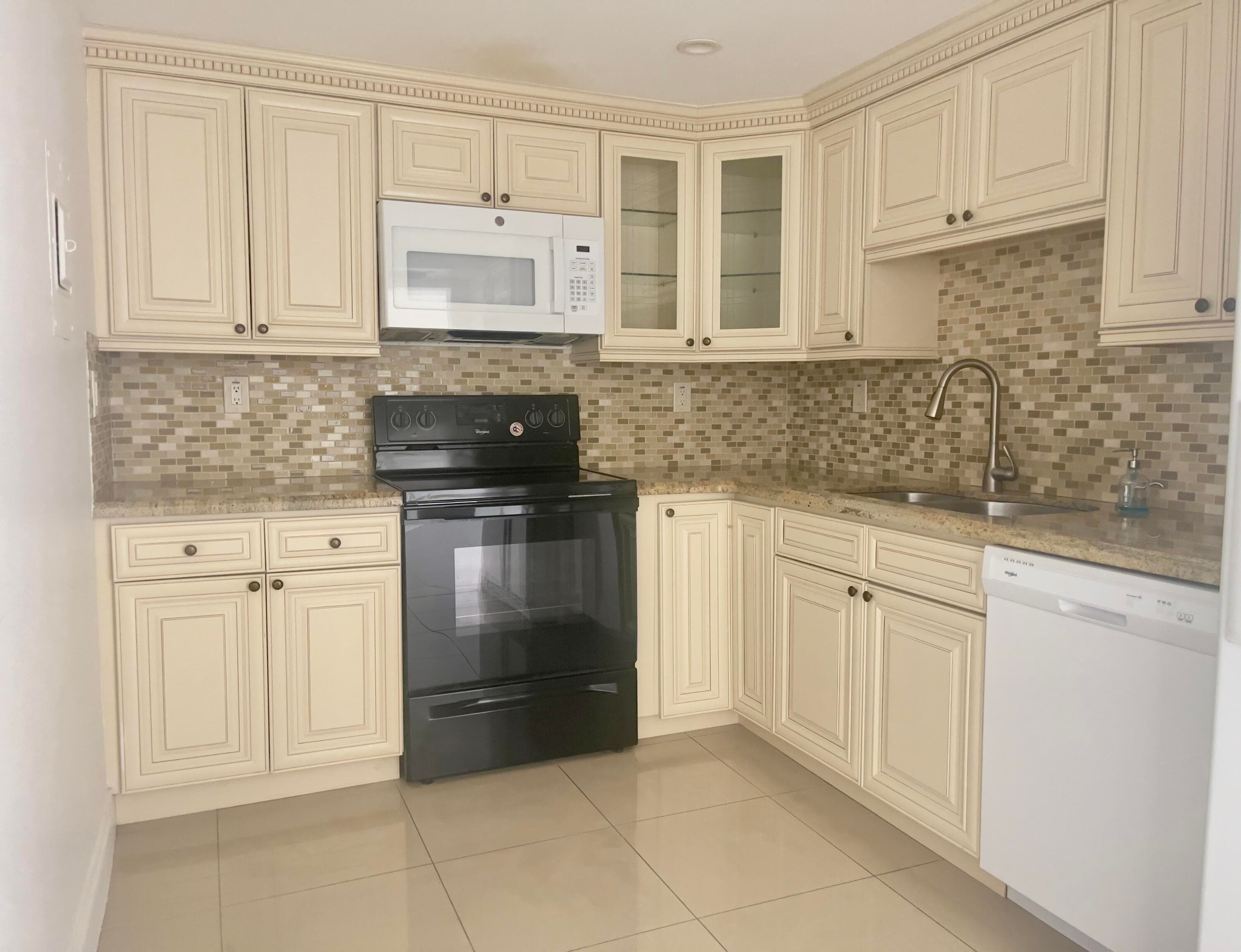 525 N Ocean Boulevard 1422, Pompano Beach, FL 33062 — photo 11 of 19
