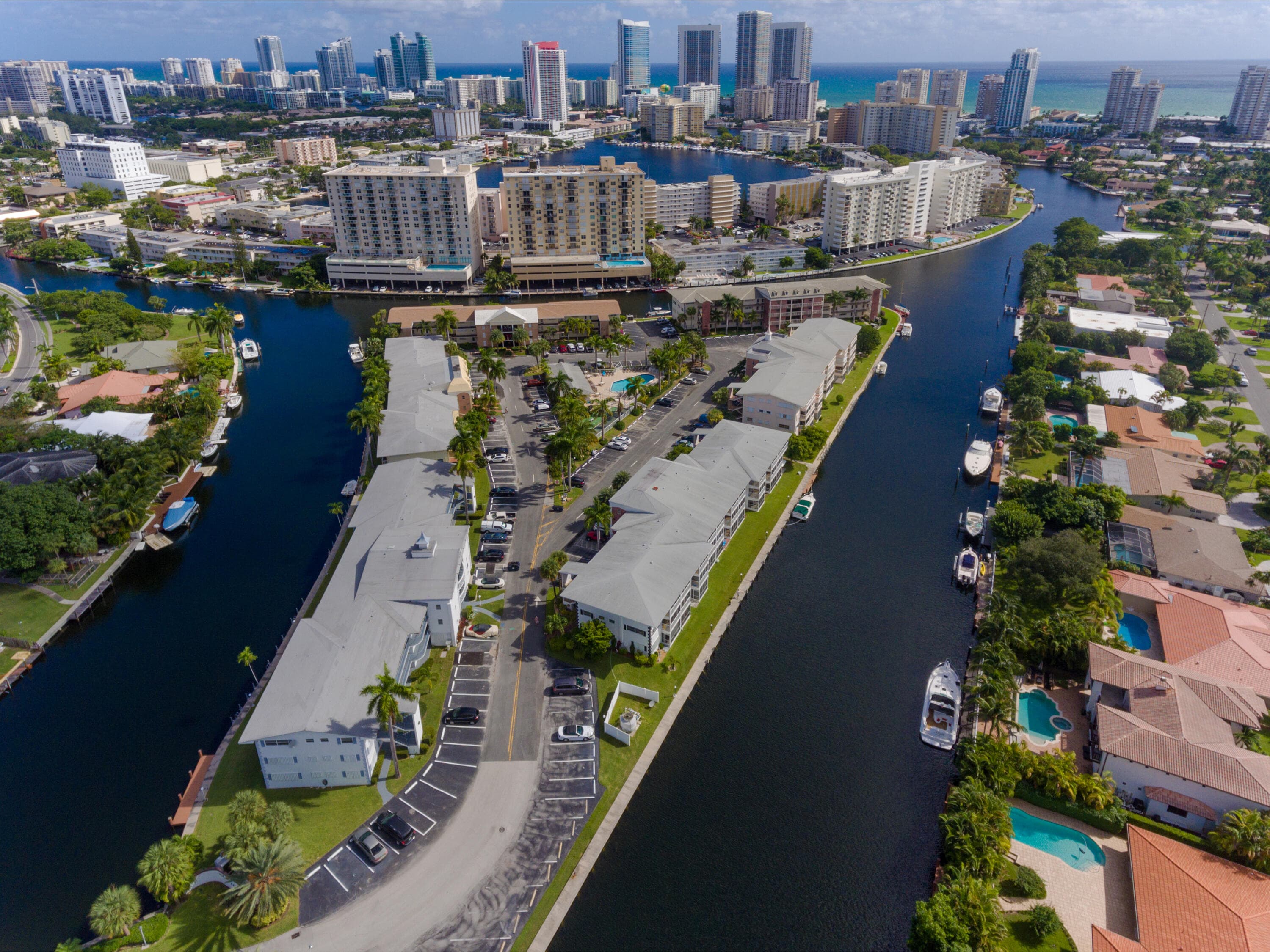 460 Paradise Isle Boulevard 203, Hallandale Beach, FL 33009 — photo 1 of 18