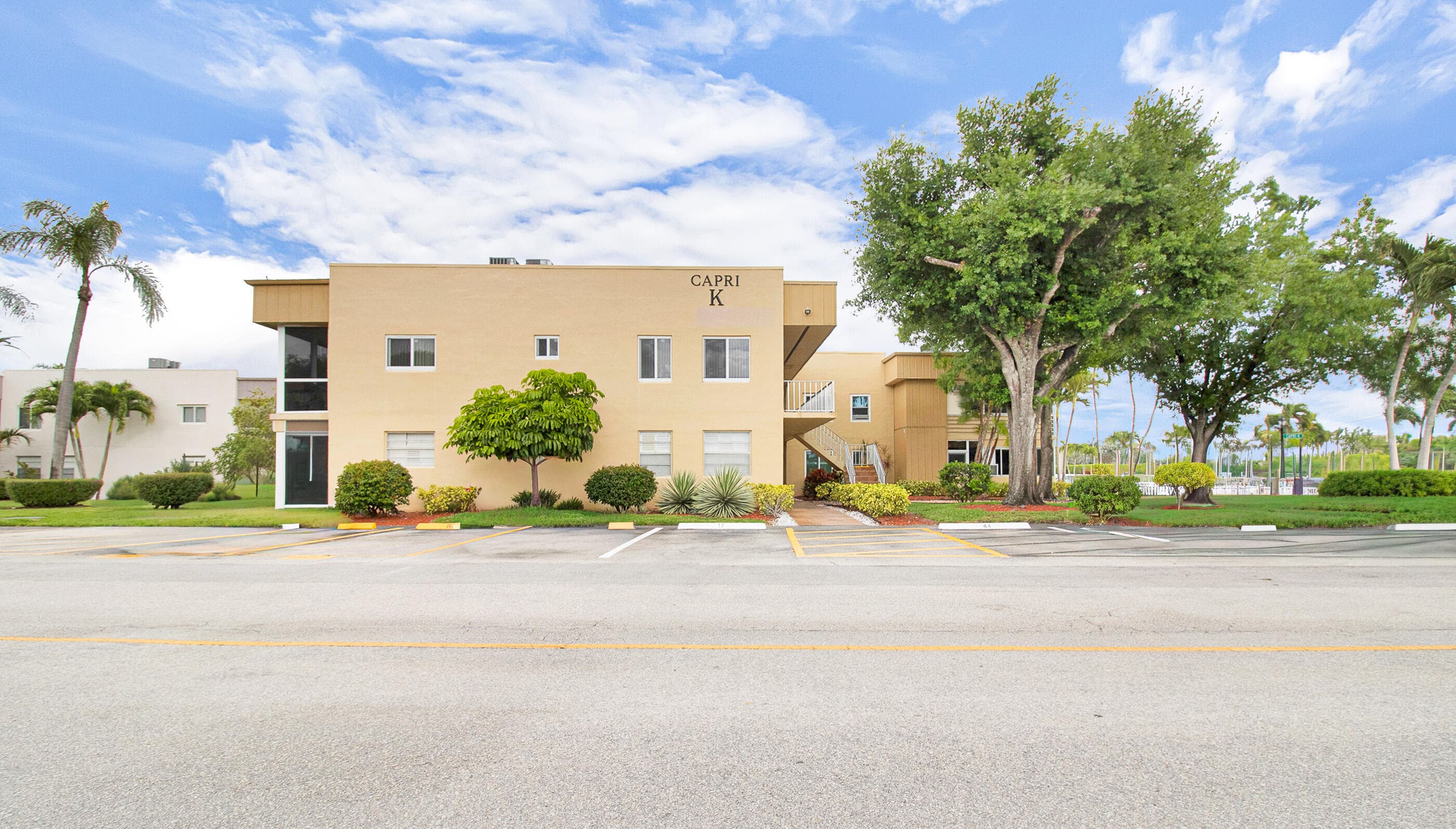 525 Capri K, Delray Beach, FL 33484 — photo 2 of 27