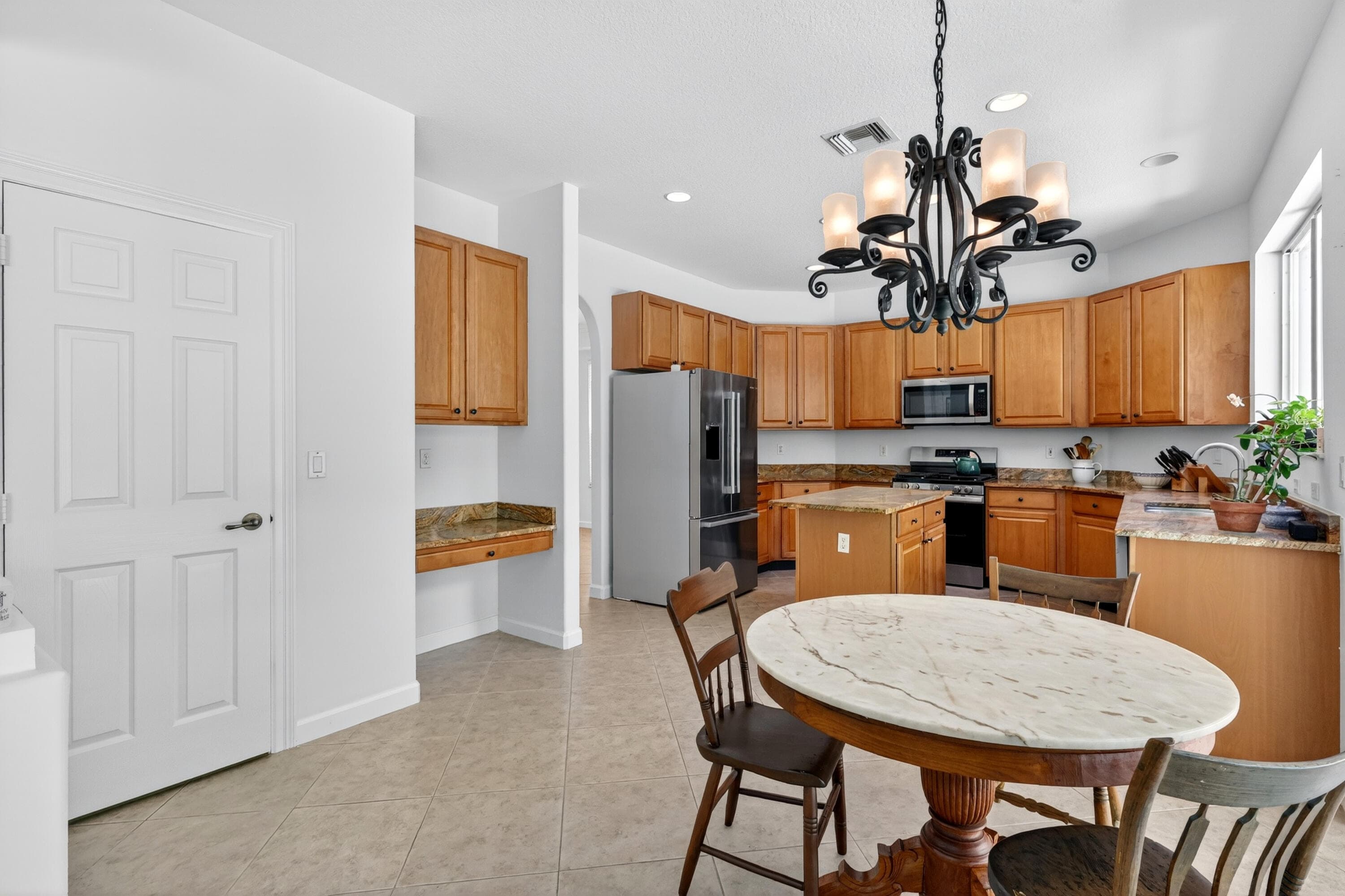 194 Lone Pine Drive, Palm Beach Gardens, FL 33410 — photo 6 of 36