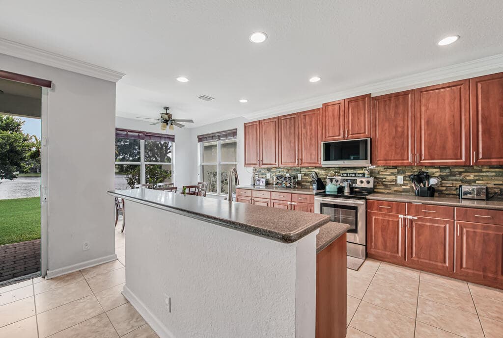 160 Belle Grove Lane, West Palm Beach, FL 33411 — photo 13 of 72