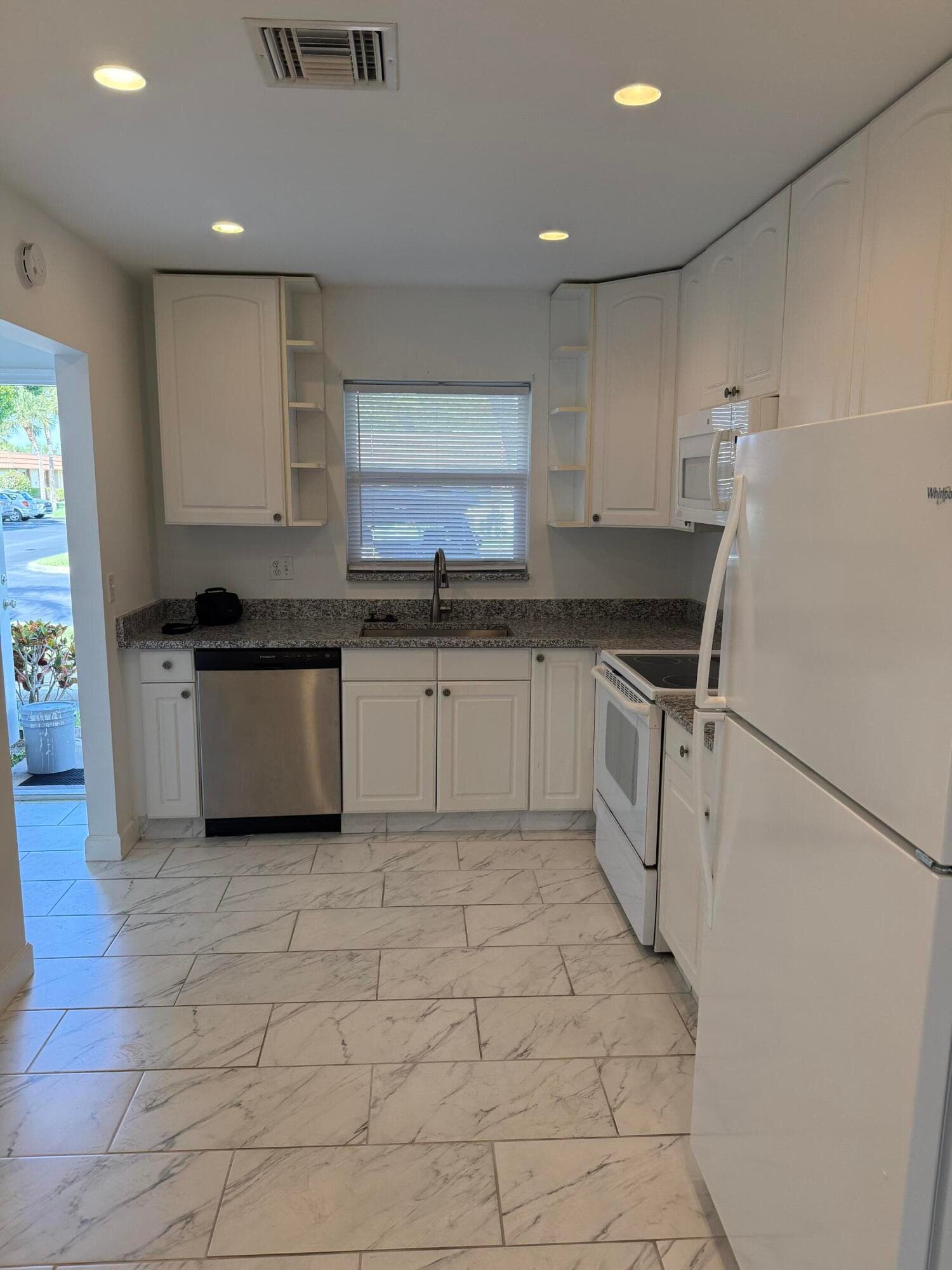 5780 W Fernley Dr Drive 103, West Palm Beach, FL 33415 — photo 6 of 15