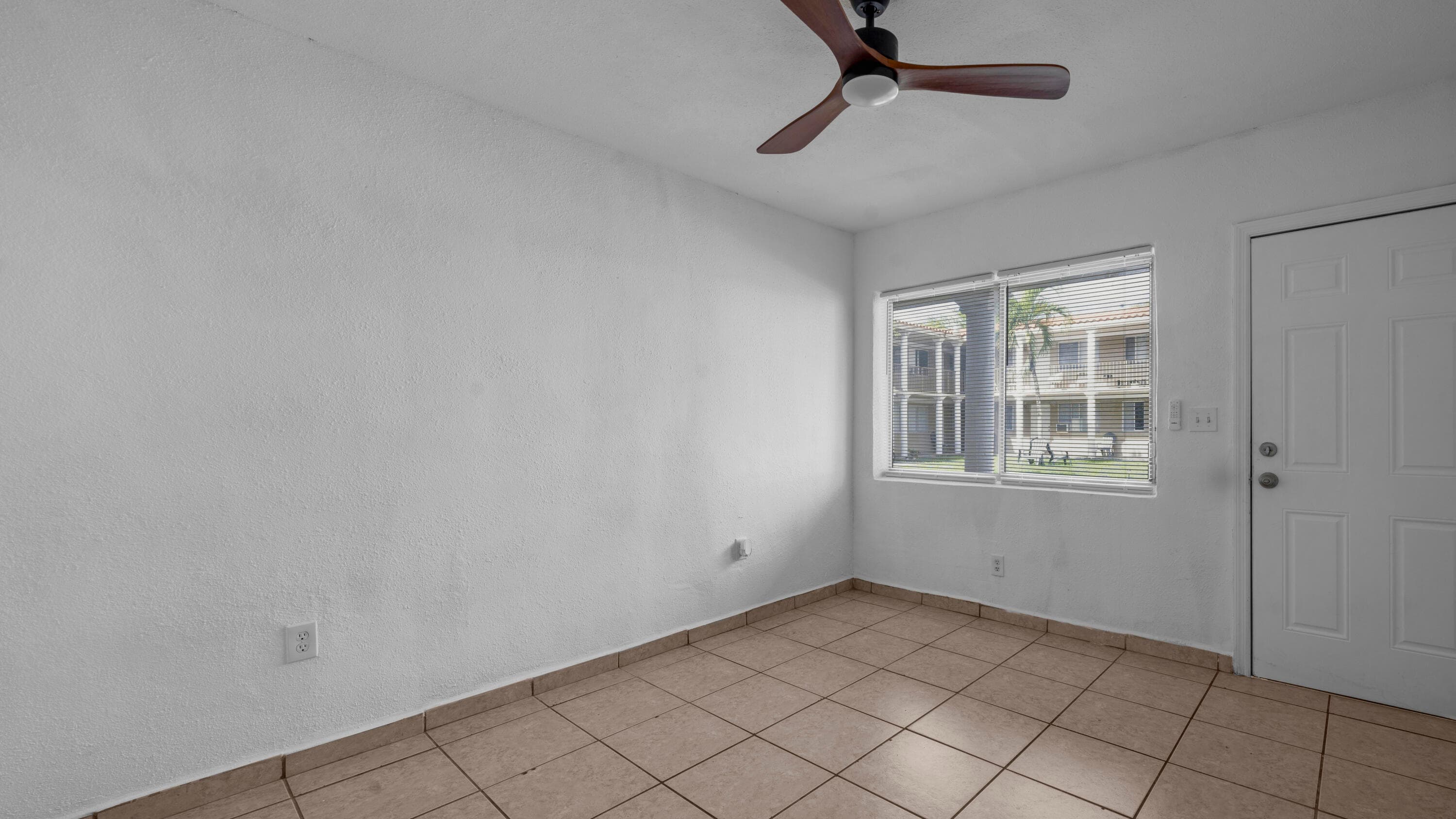 420 NW 10th Street # 9, Miami, FL 33136 — photo 4 of 14