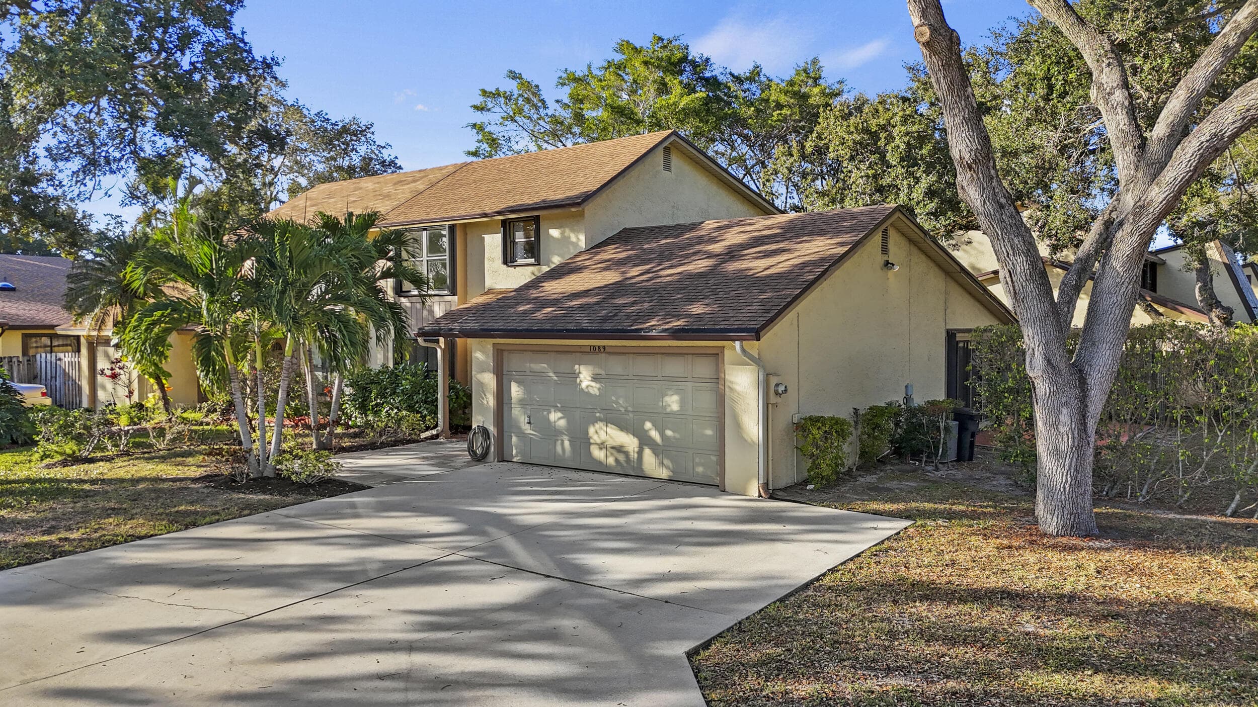 1089 Raintree Drive, Palm Beach Gardens, FL 33410 — photo 2 of 38
