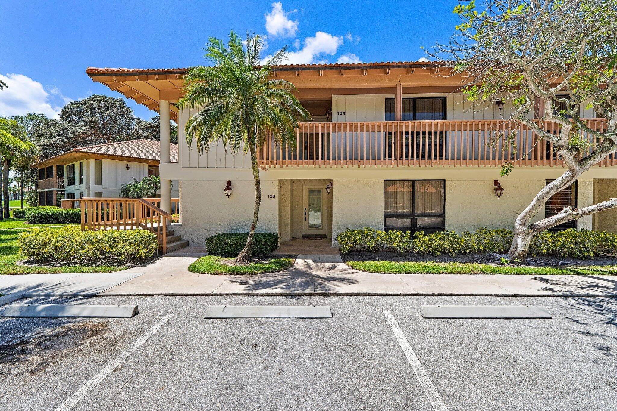 128 Brackenwood Road 128, Palm Beach Gardens, FL 33418 — photo 2 of 28