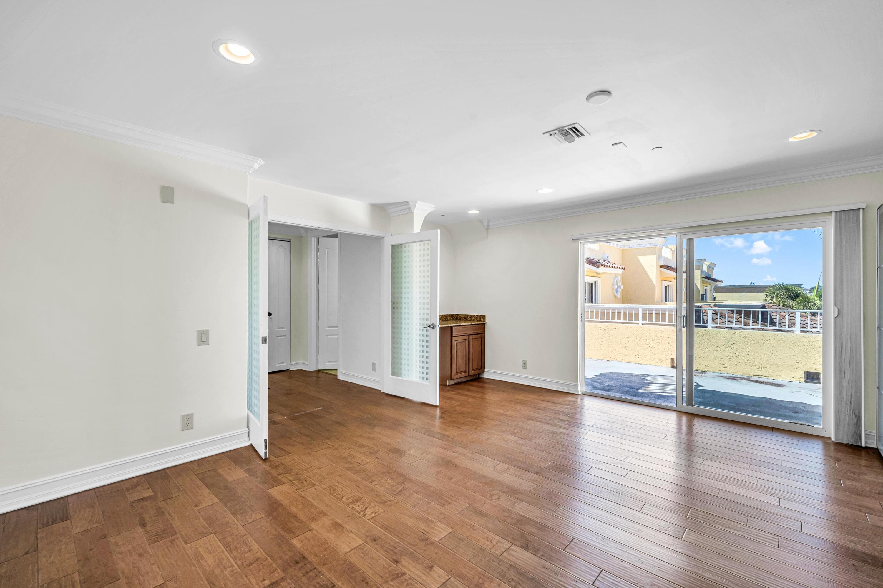 903 NE 17th Way 104, Fort Lauderdale, FL 33304 — photo 24 of 36