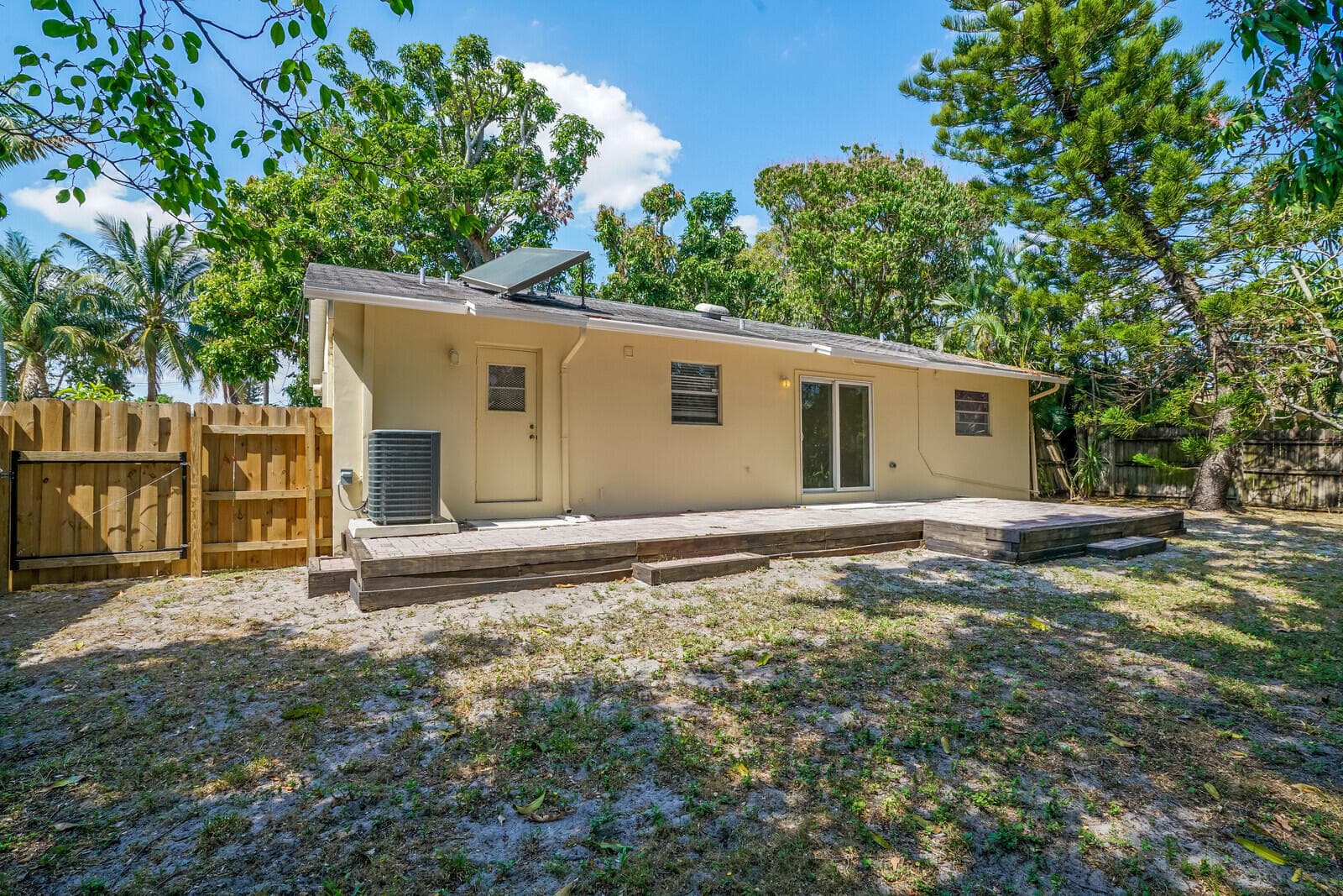 3800 Calvin Avenue, West Palm Beach, FL 33407 — photo 5 of 28