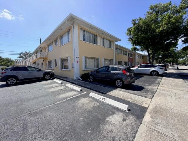 5820 NE 22nd Way 629, Fort Lauderdale, FL 33308 — photo 2 of 19