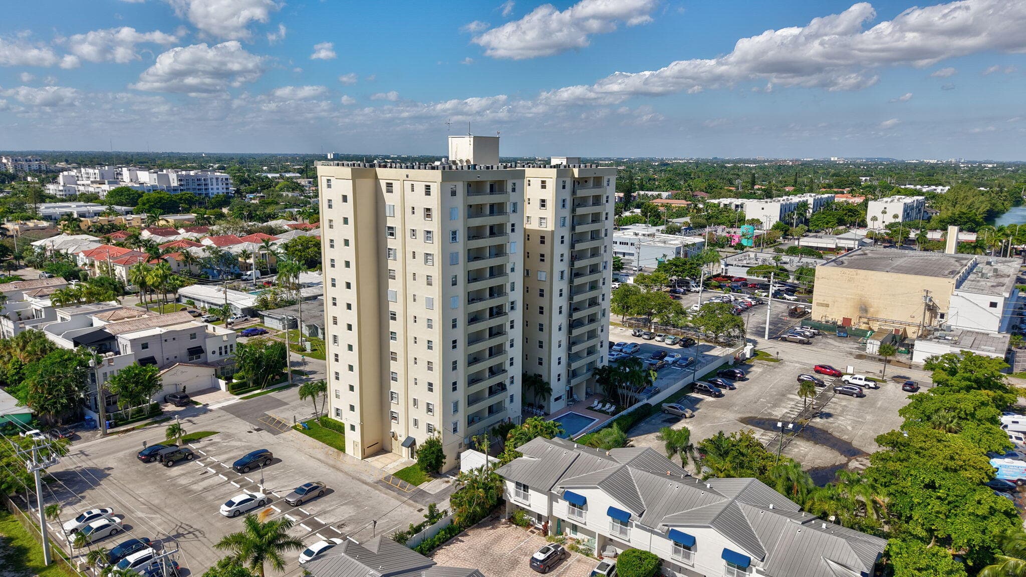 900 NE 18th Avenue 1004, Fort Lauderdale, FL 33304 — photo 34 of 39