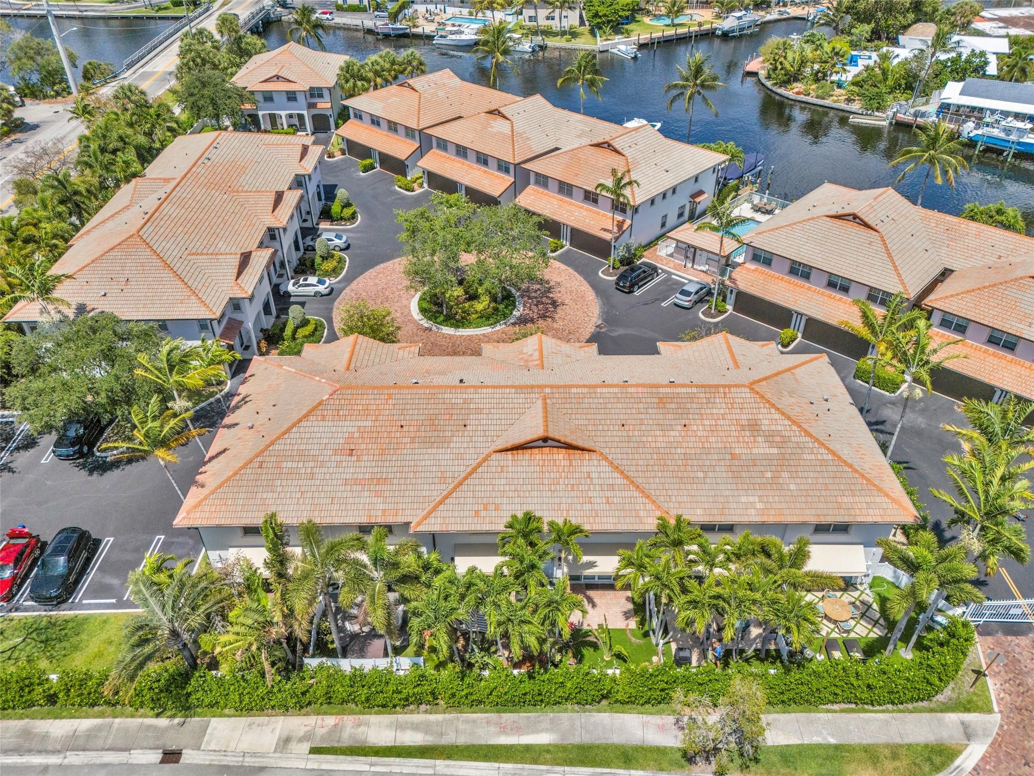 1327 SE 3rd Avenue, Pompano Beach, FL 33060 — photo 4 of 34
