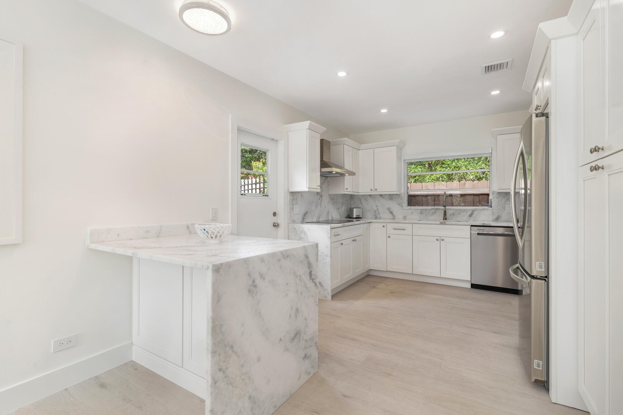 439 28th Street, West Palm Beach, FL 33407 — photo 14 of 31