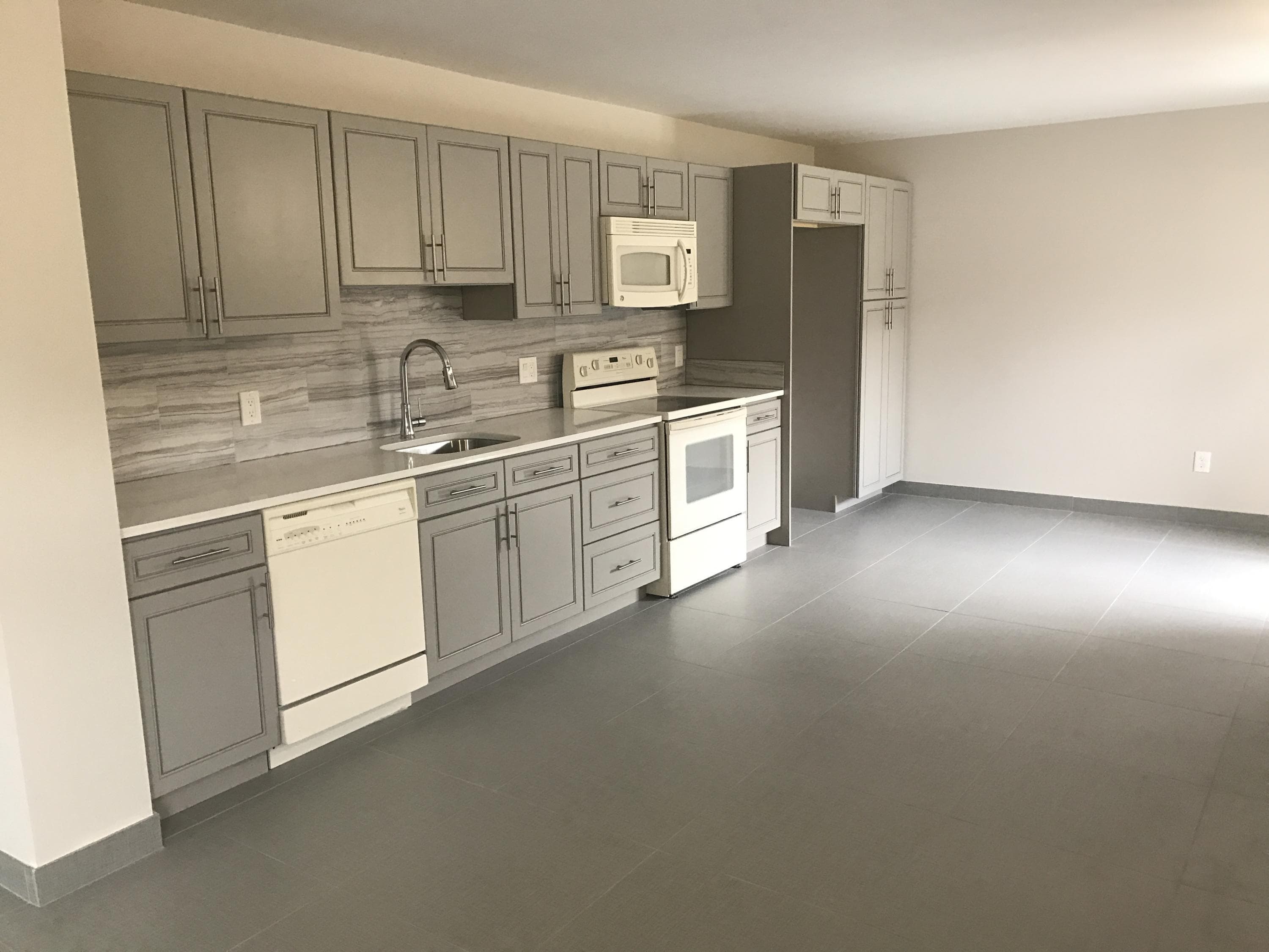142 SW 8th Avenue Apt D, Delray Beach, FL 33444 — photo 2 of 18