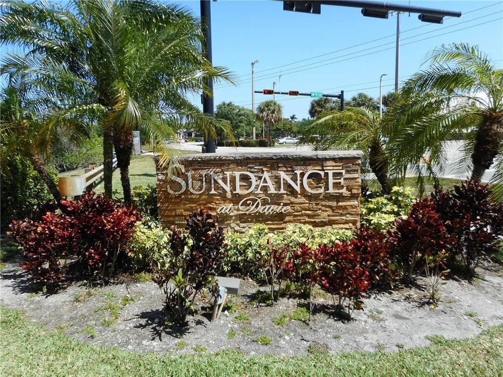 2986 S University Drive 8205, Davie, FL 33328 — photo 1 of 19
