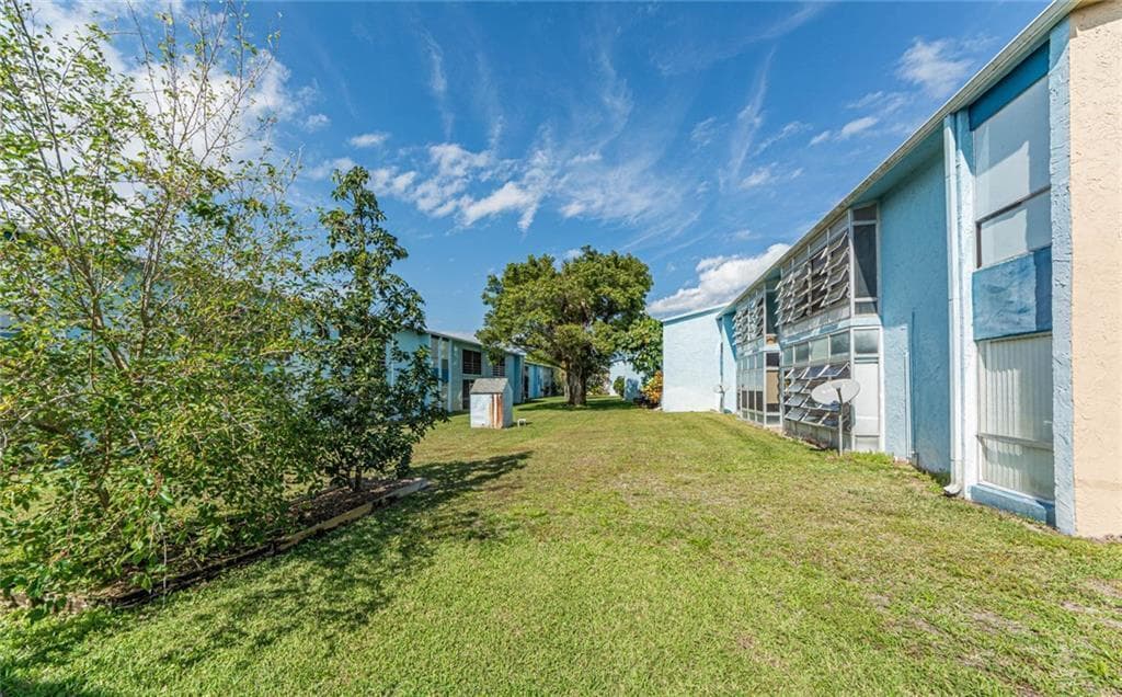 1555 14th Avenue 201, Vero Beach, FL 32960 — photo 23 of 28