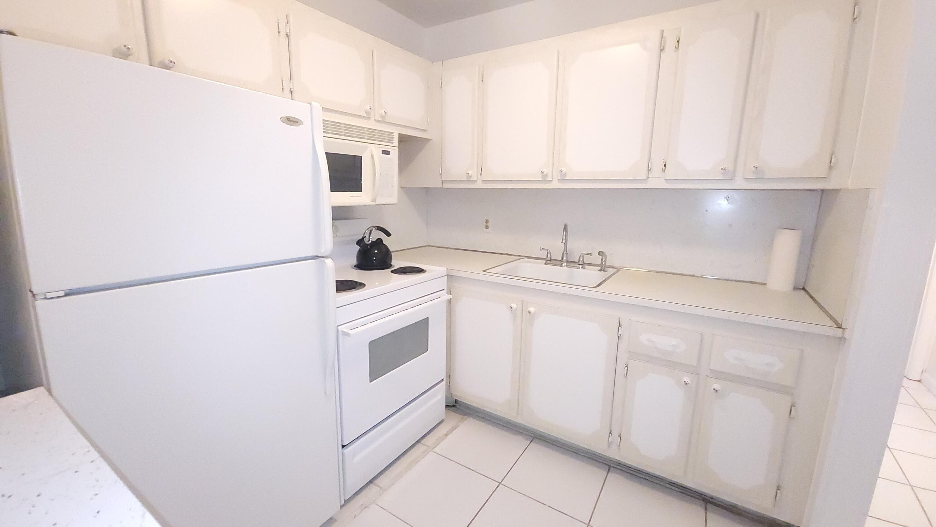 319 Chatham P, West Palm Beach, FL 33417 — photo 7 of 41