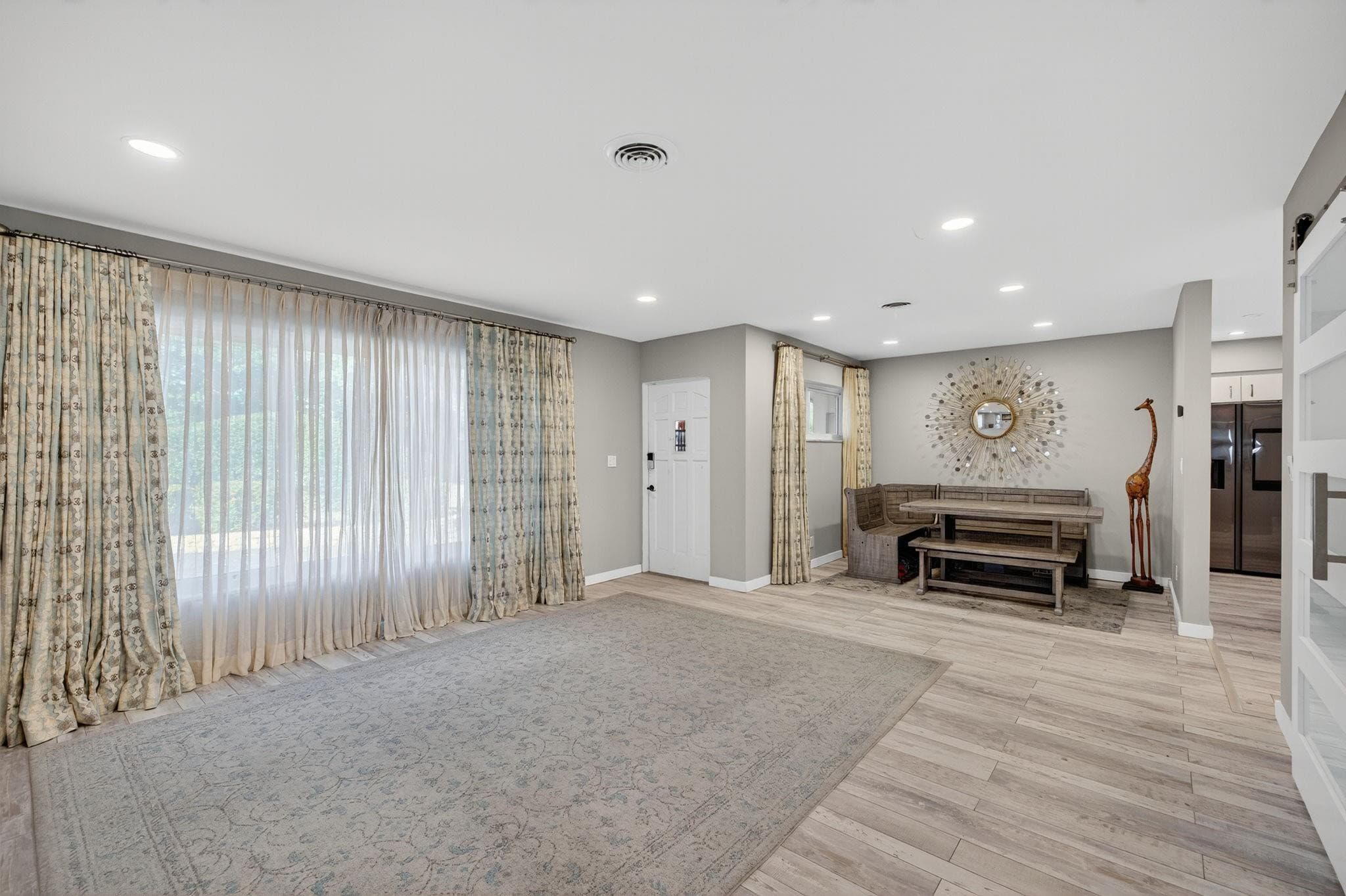 1570 NE 30th Place, Oakland Park, FL 33334 — photo 7 of 76