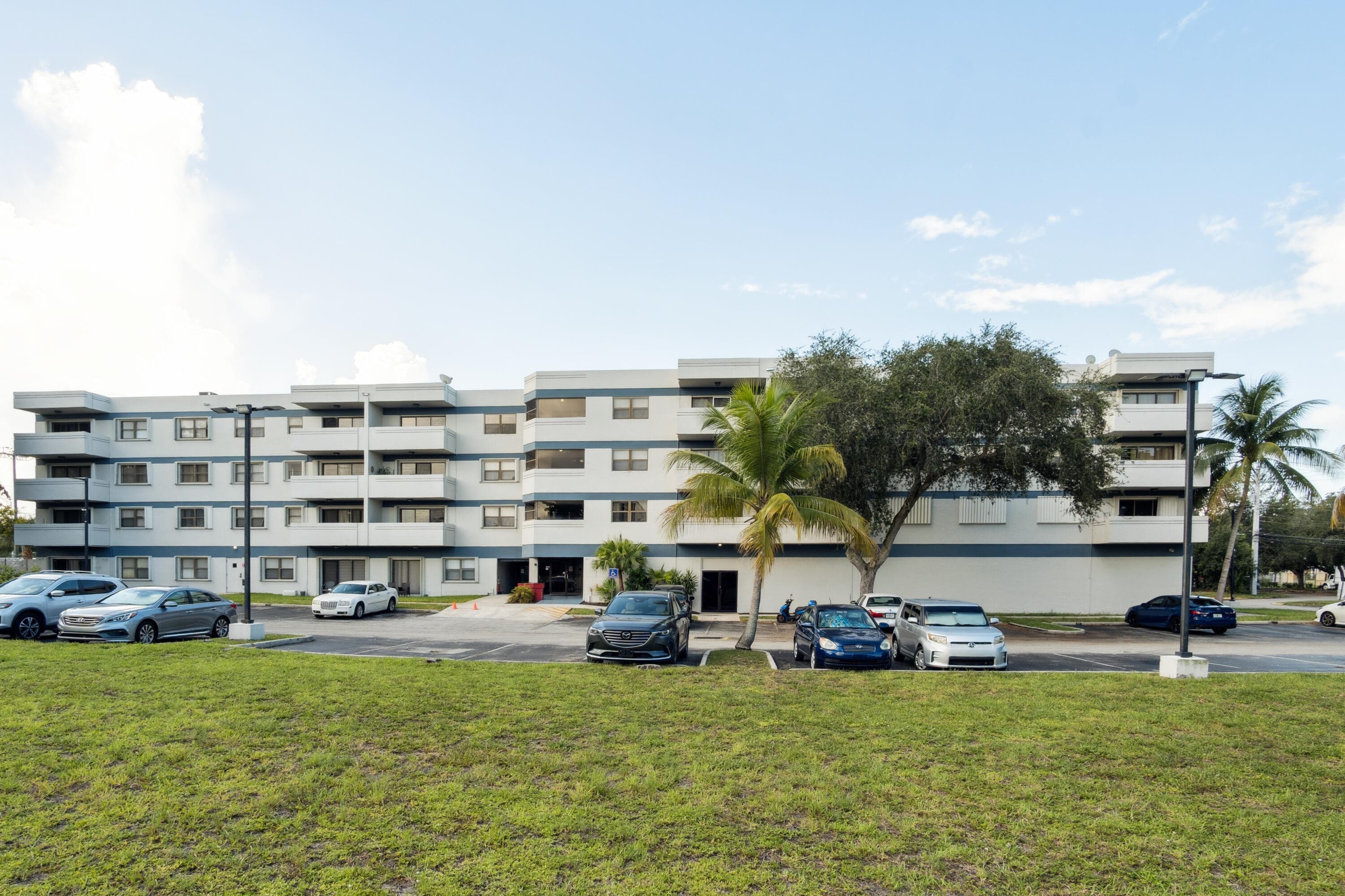 1891 N 61st Avenue 206, Hollywood, FL 33024 — photo 15 of 17