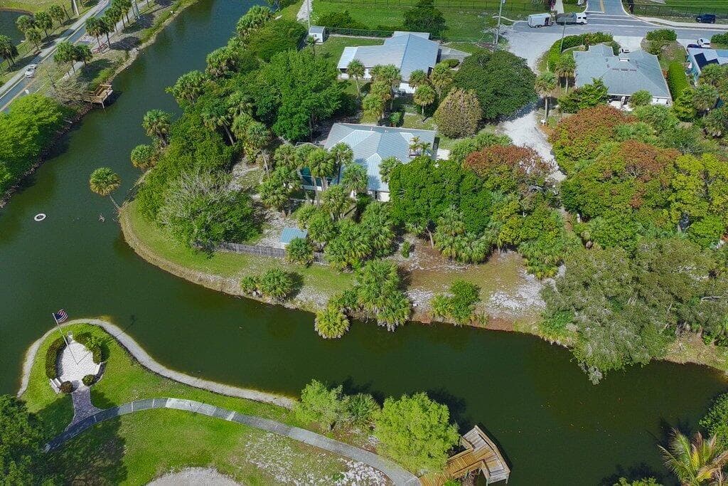 612 SE 6th Street, Stuart, FL 34994 — photo 15 of 50