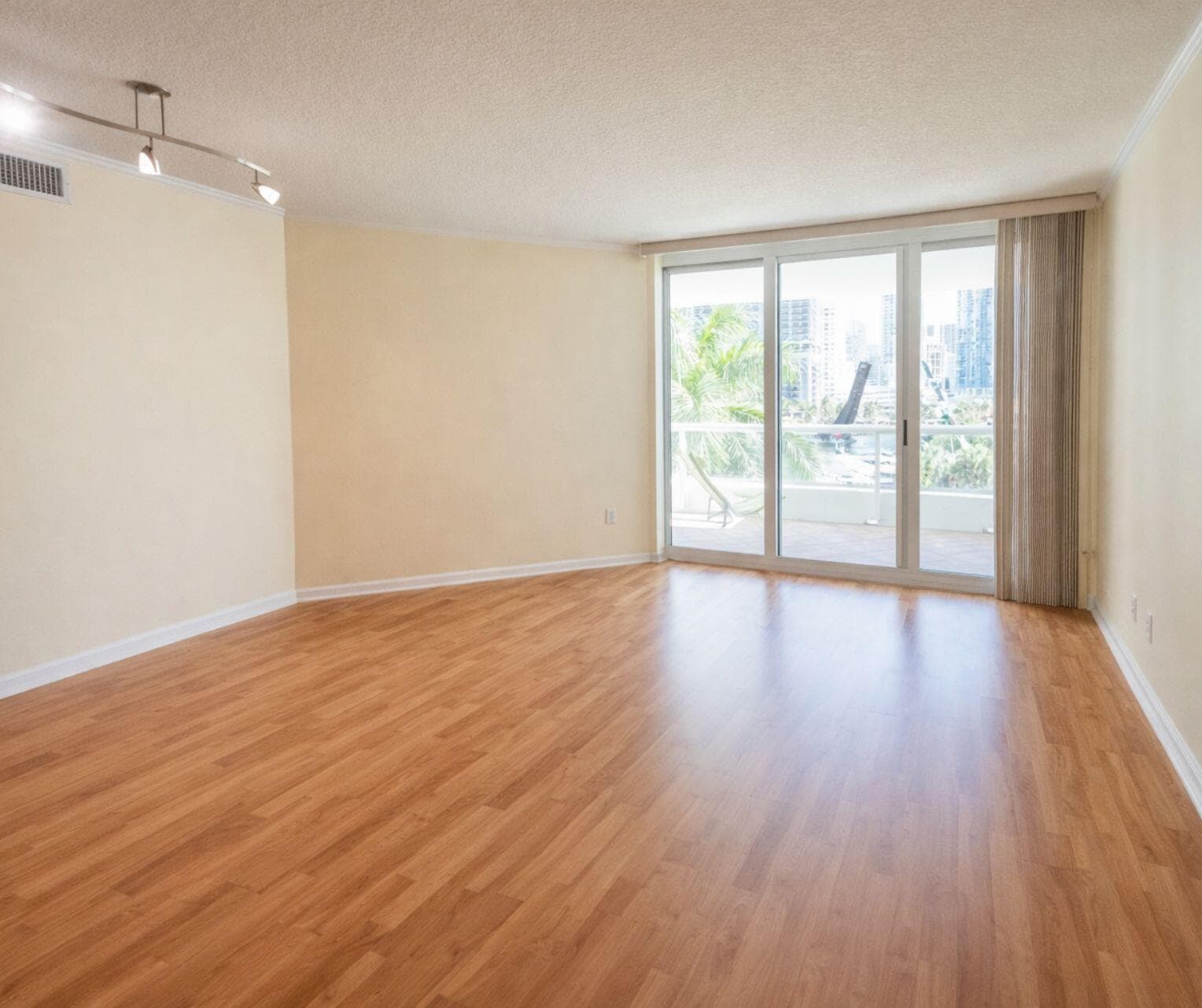 401 SW 4th Avenue 401, Fort Lauderdale, FL 33315 — photo 12 of 36