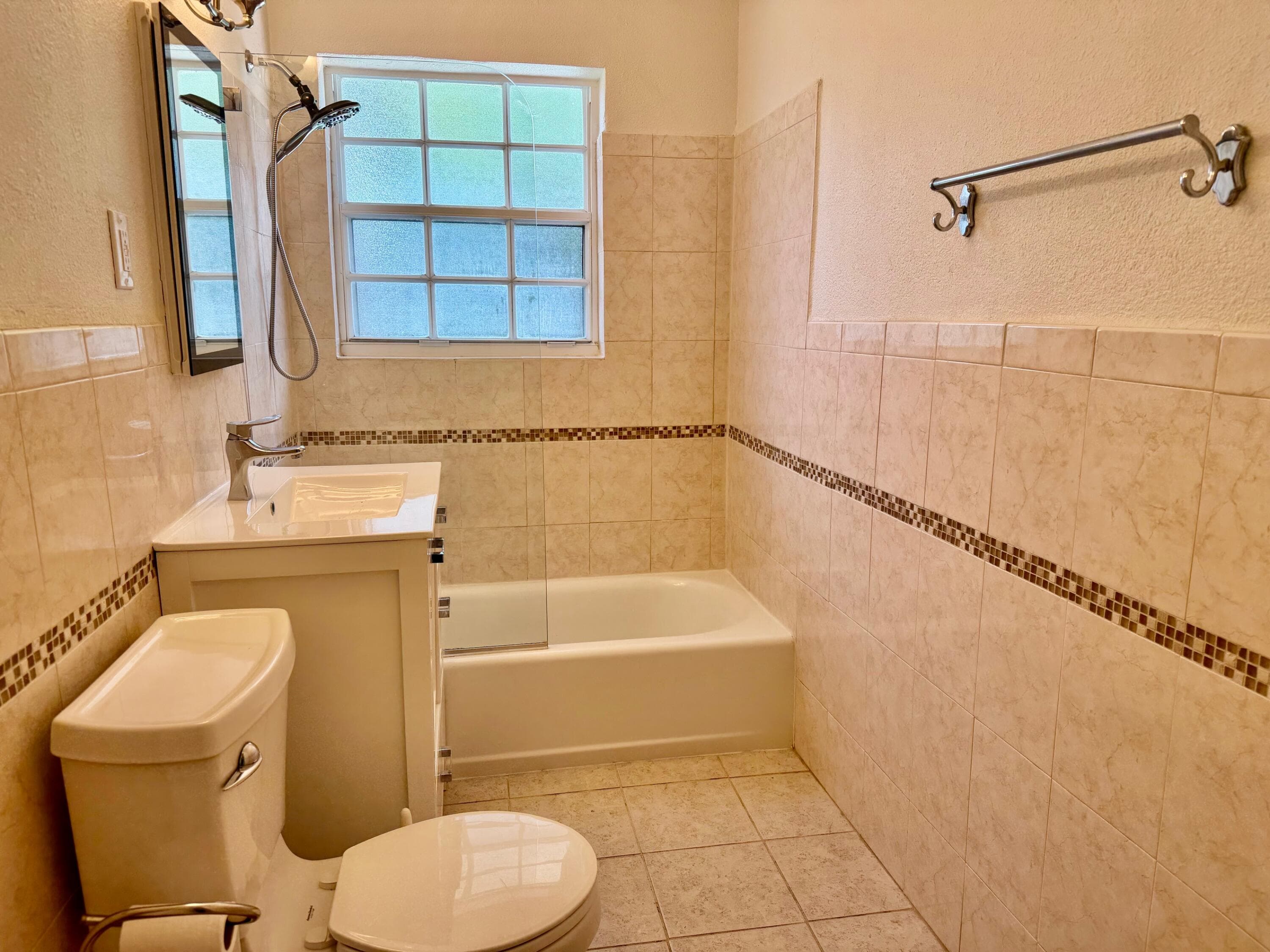 1412 NE 14th Place, Fort Lauderdale, FL 33304 — photo 8 of 24