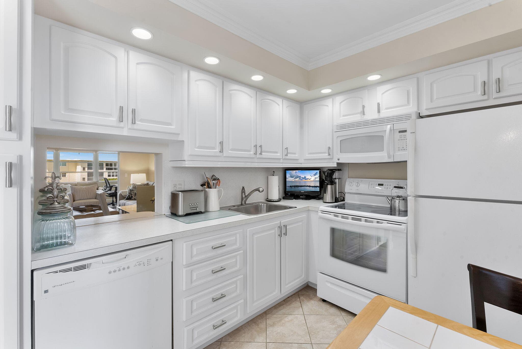 2515 NE 2nd Court 405, Boynton Beach, FL 33435 — photo 5 of 27