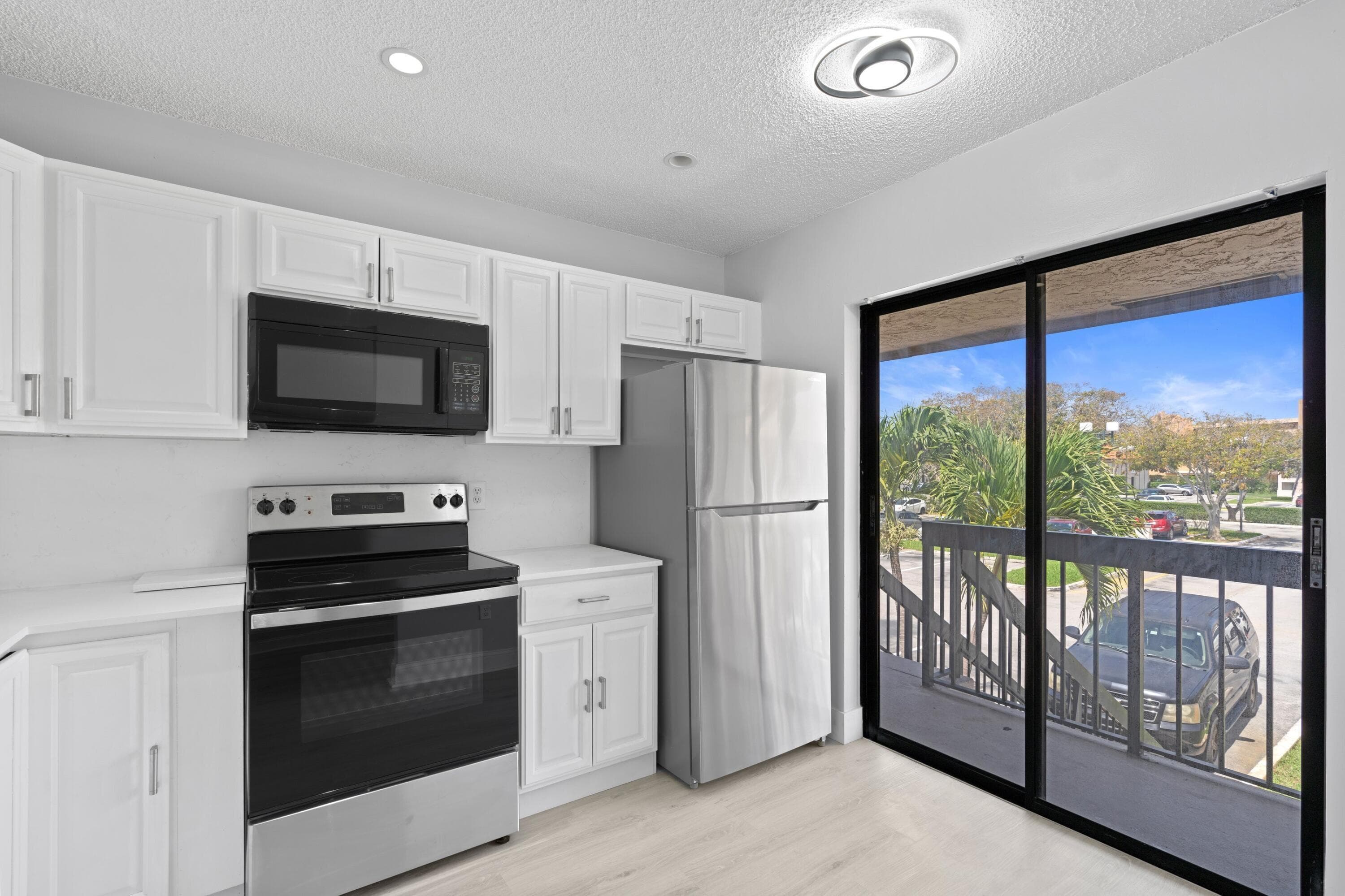 350 Club Circle 208, Boca Raton, FL 33487 — photo 8 of 15