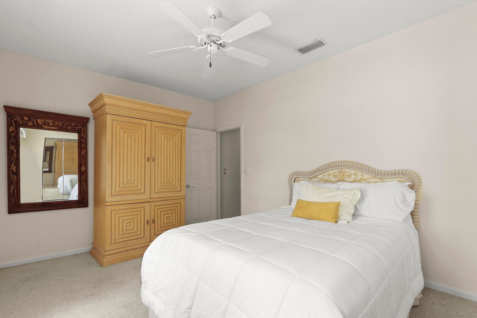 301 S Ryder Cup Cir S 301, Palm Beach Gardens, FL 33418 — photo 25 of 32
