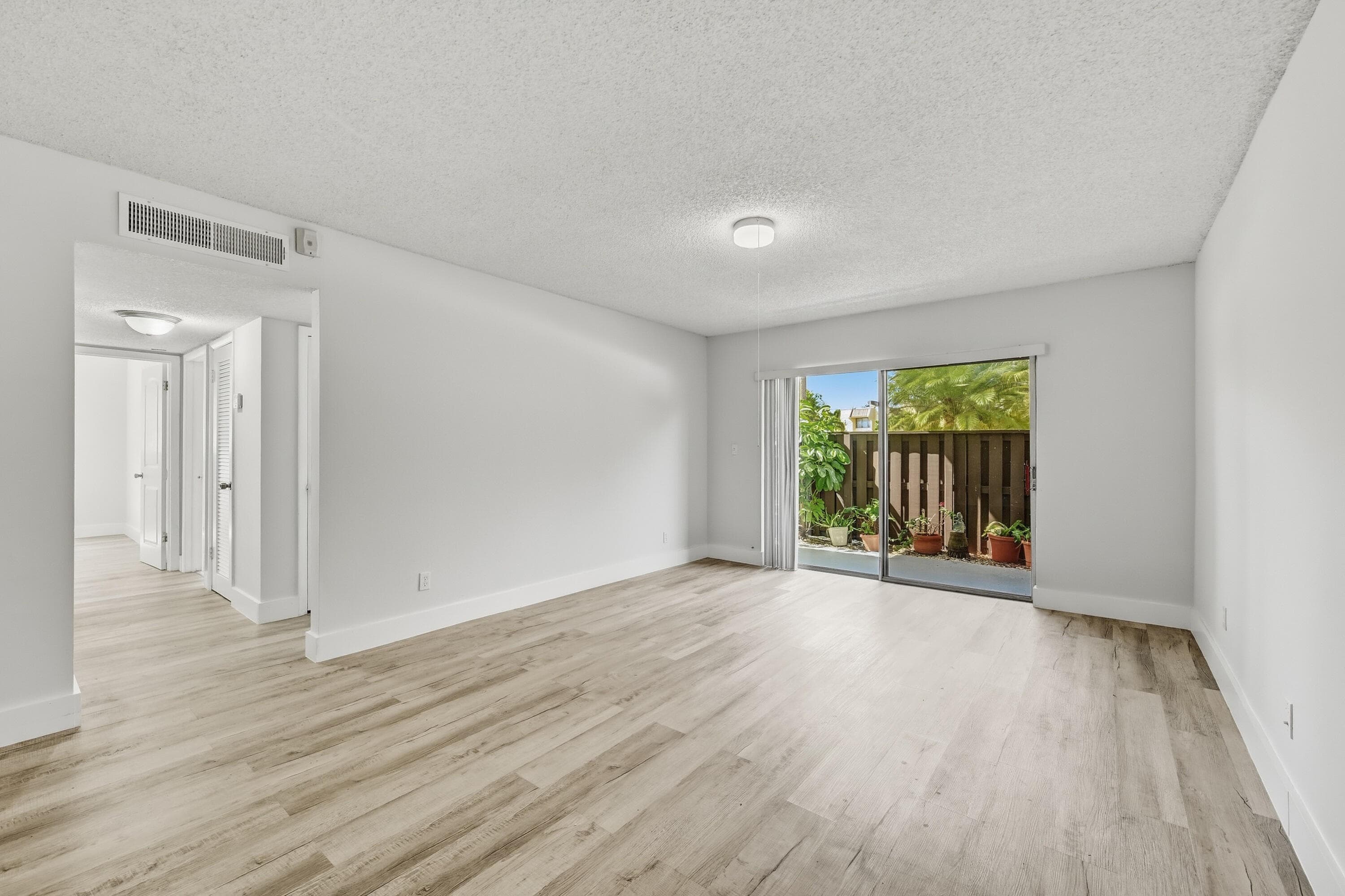 13730 SW 90th Avenue 15, Miami, FL 33176 — photo 1 of 12