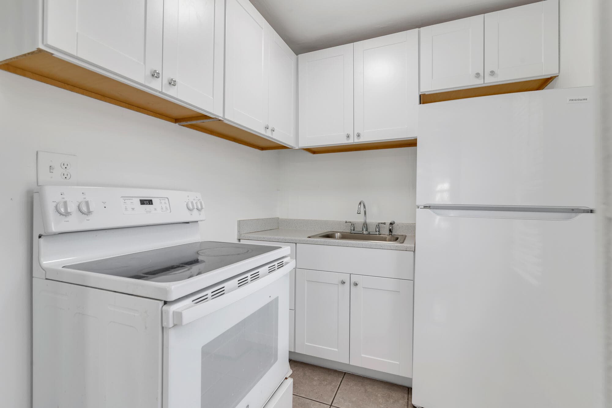 204 Conniston Road Upstairs Apartment, West Palm Beach, FL 33405 — photo 7 of 14