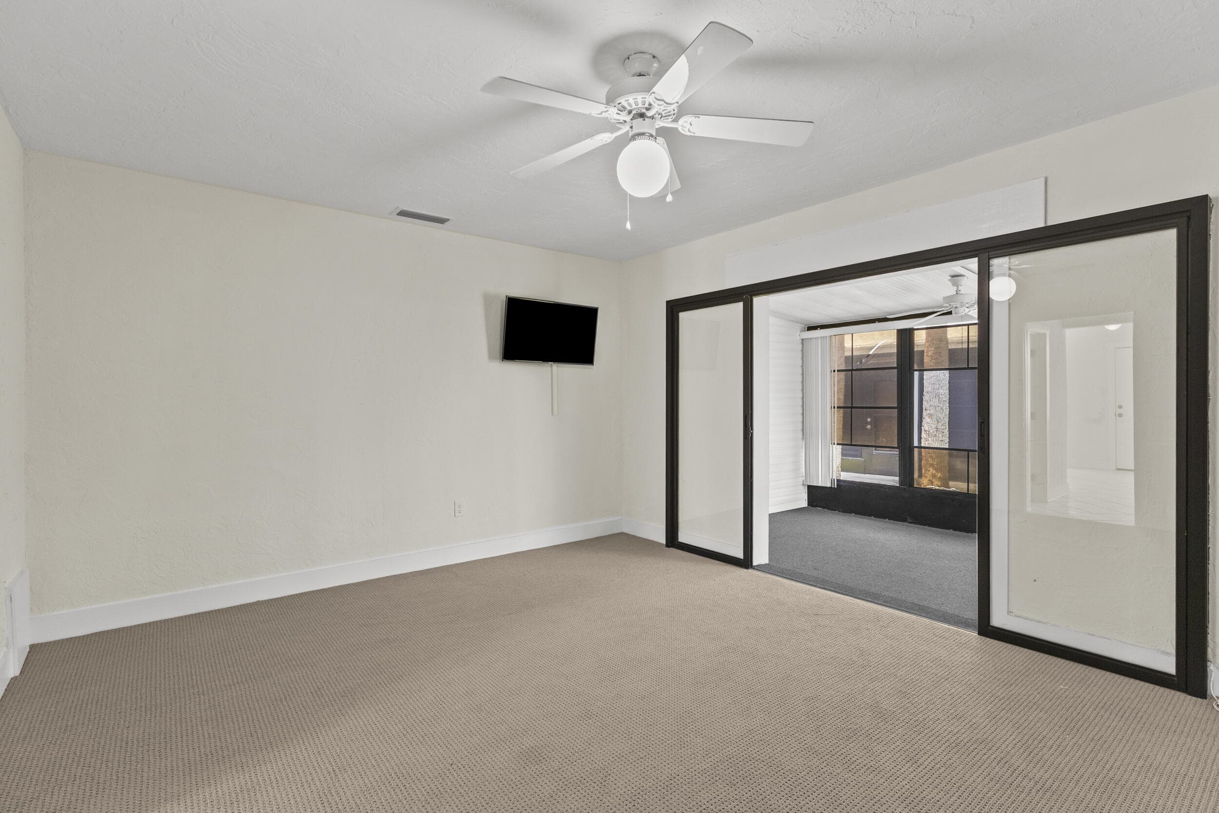 908 Villas Drive 18, Venice, FL 34285 — photo 16 of 44