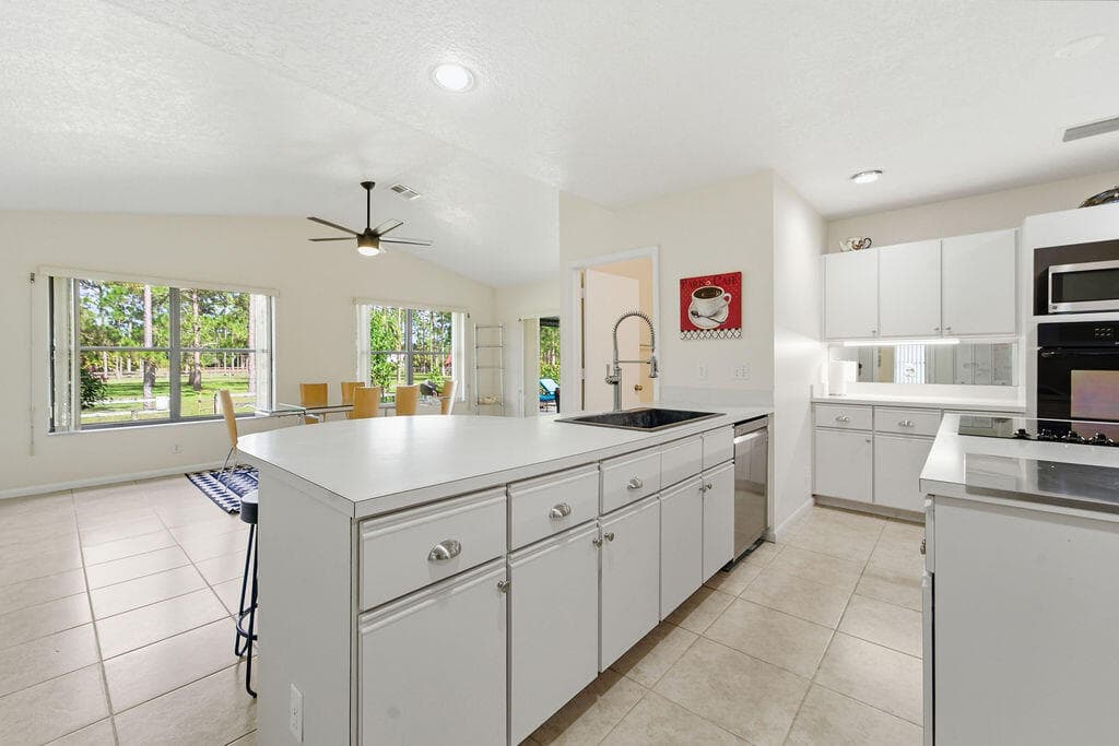 5562 Reynolds Road, Lake Worth, FL 33449 — photo 14 of 39