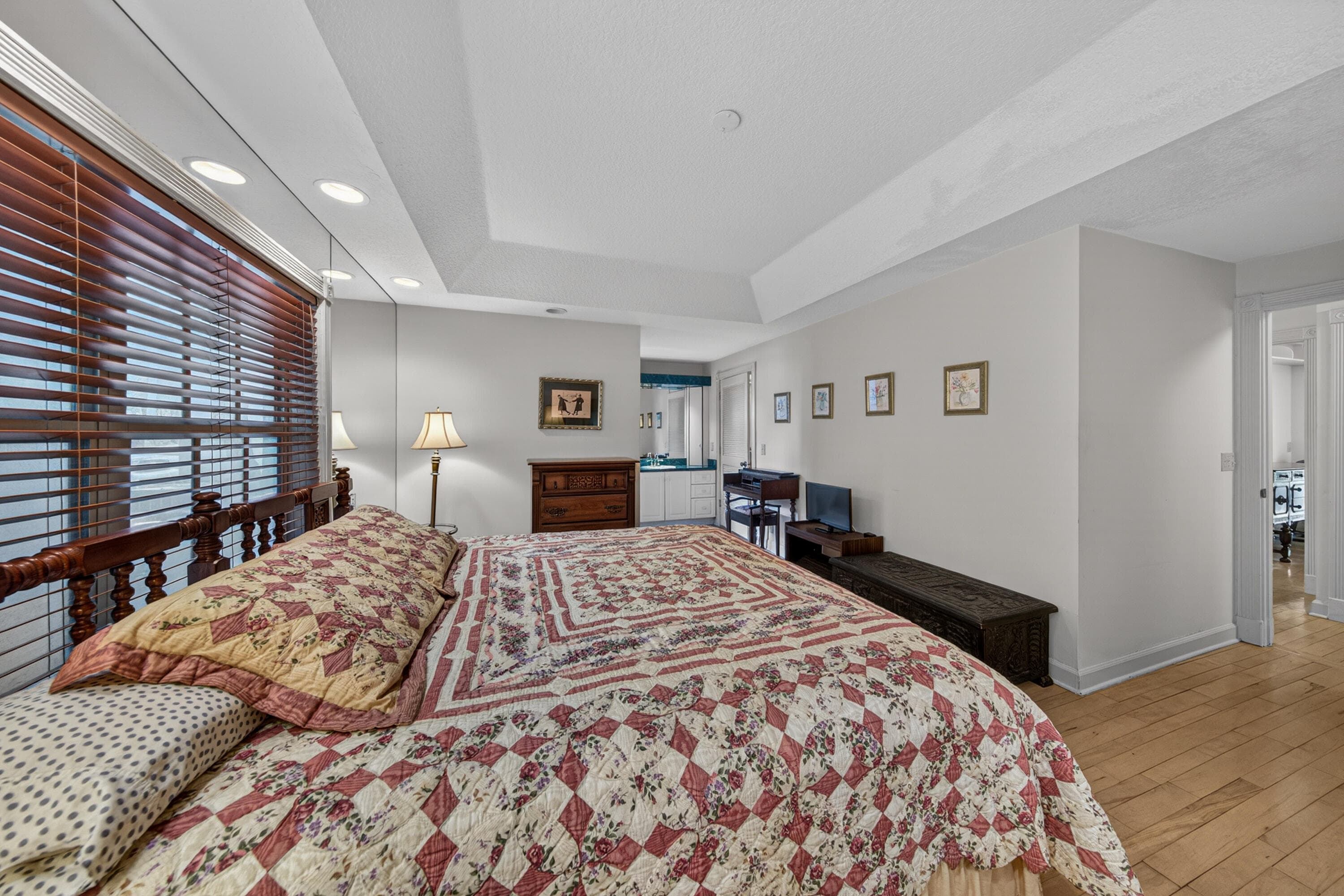 2501 NE 14th Street 301, Pompano Beach, FL 33062 — photo 14 of 37