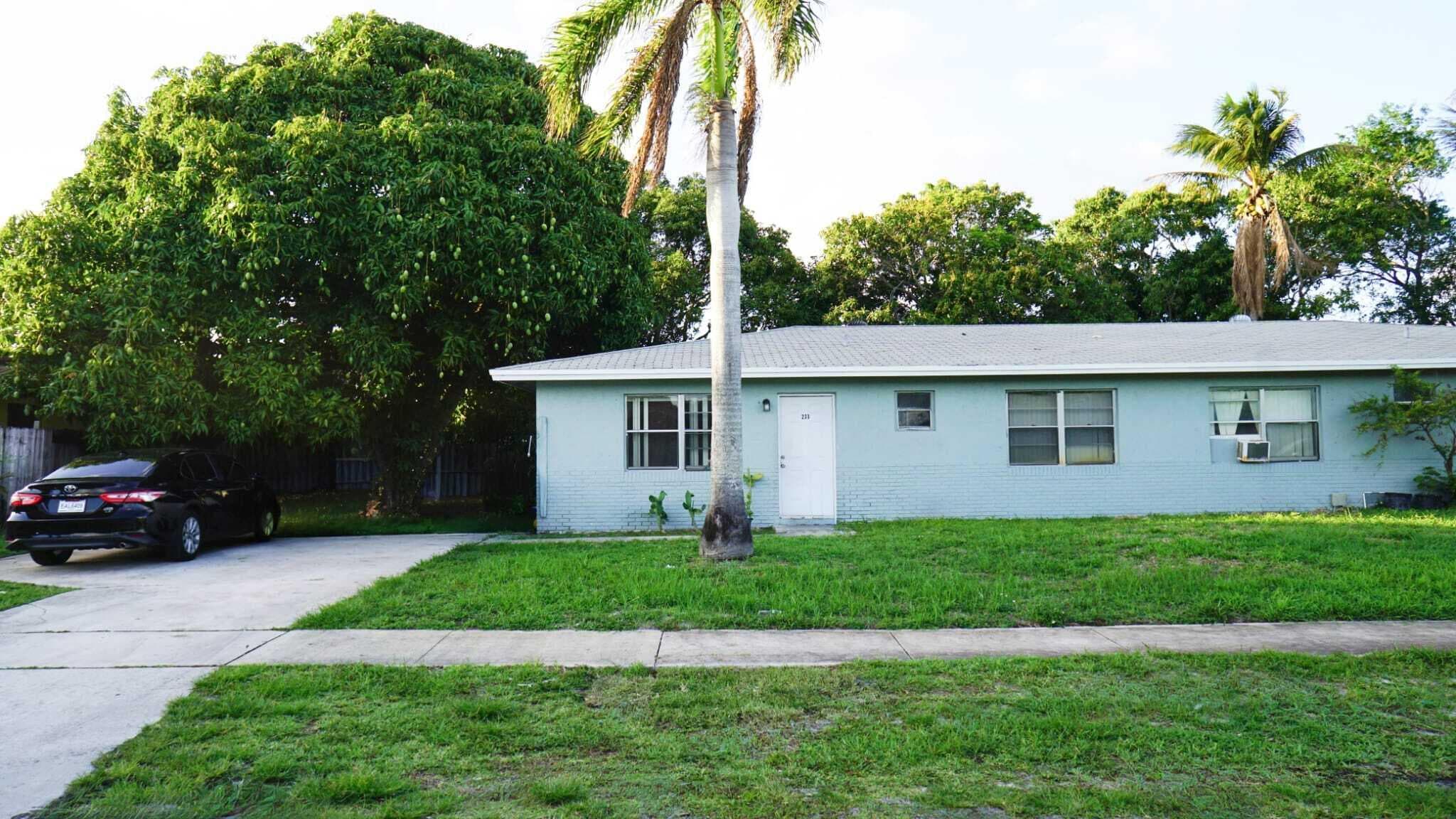 233 SE 26th Avenue, Boynton Beach, FL 33435 — photo 2 of 14