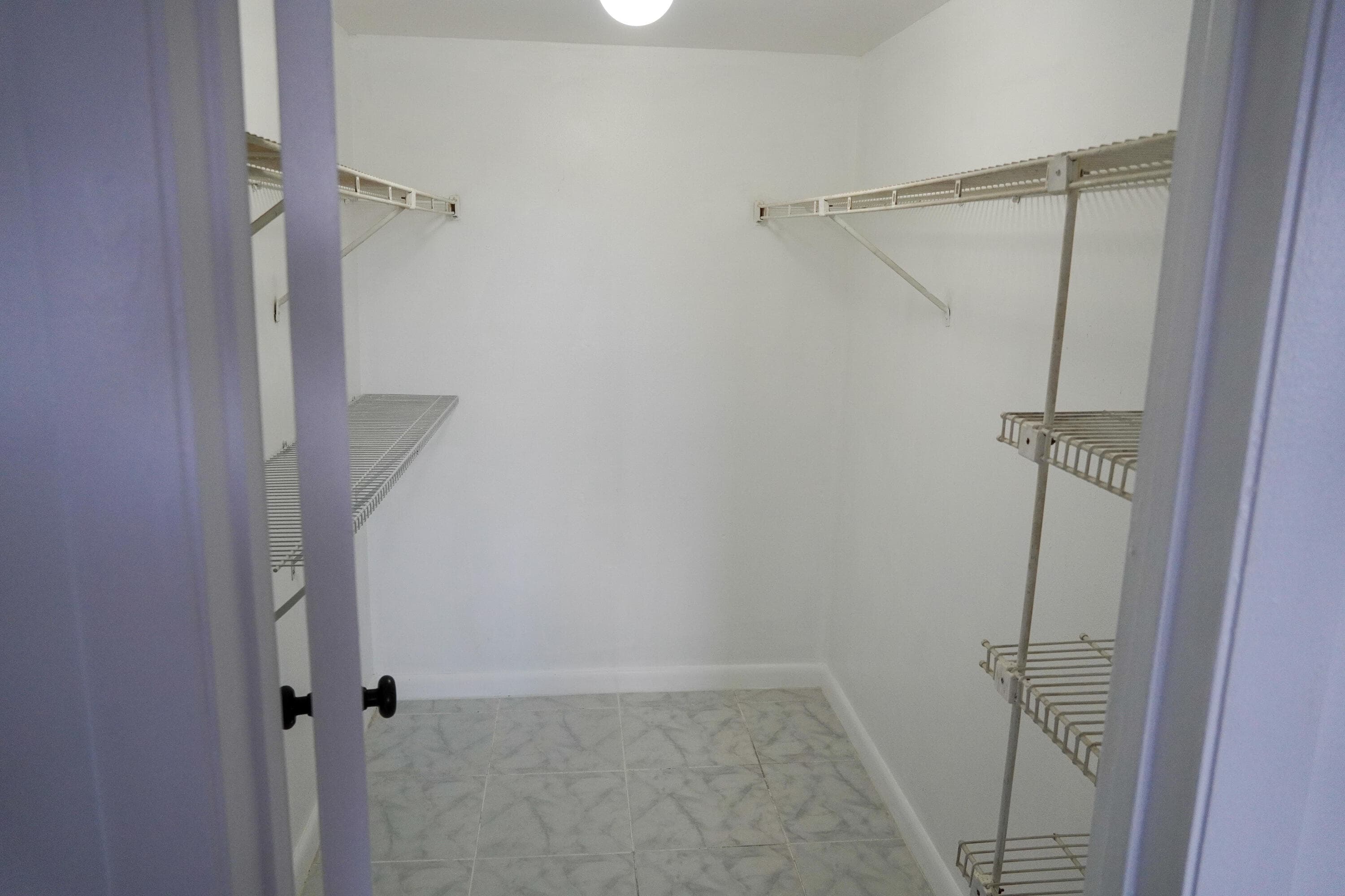 Condominium in Sunrise — photo 9 of 18