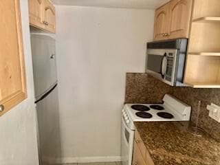 1012 SE 15th Street 2, Fort Lauderdale, FL 33316 — photo 5 of 29