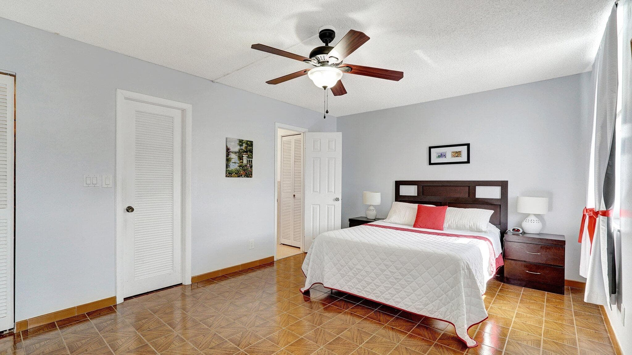 427 Golden Isles Drive 5j, Hallandale Beach, FL 33009 — photo 17 of 43