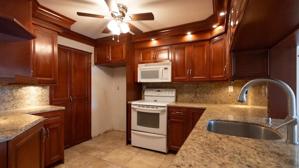 4201 N Ocean Drive 402, Hollywood, FL 33019 — photo 6 of 23
