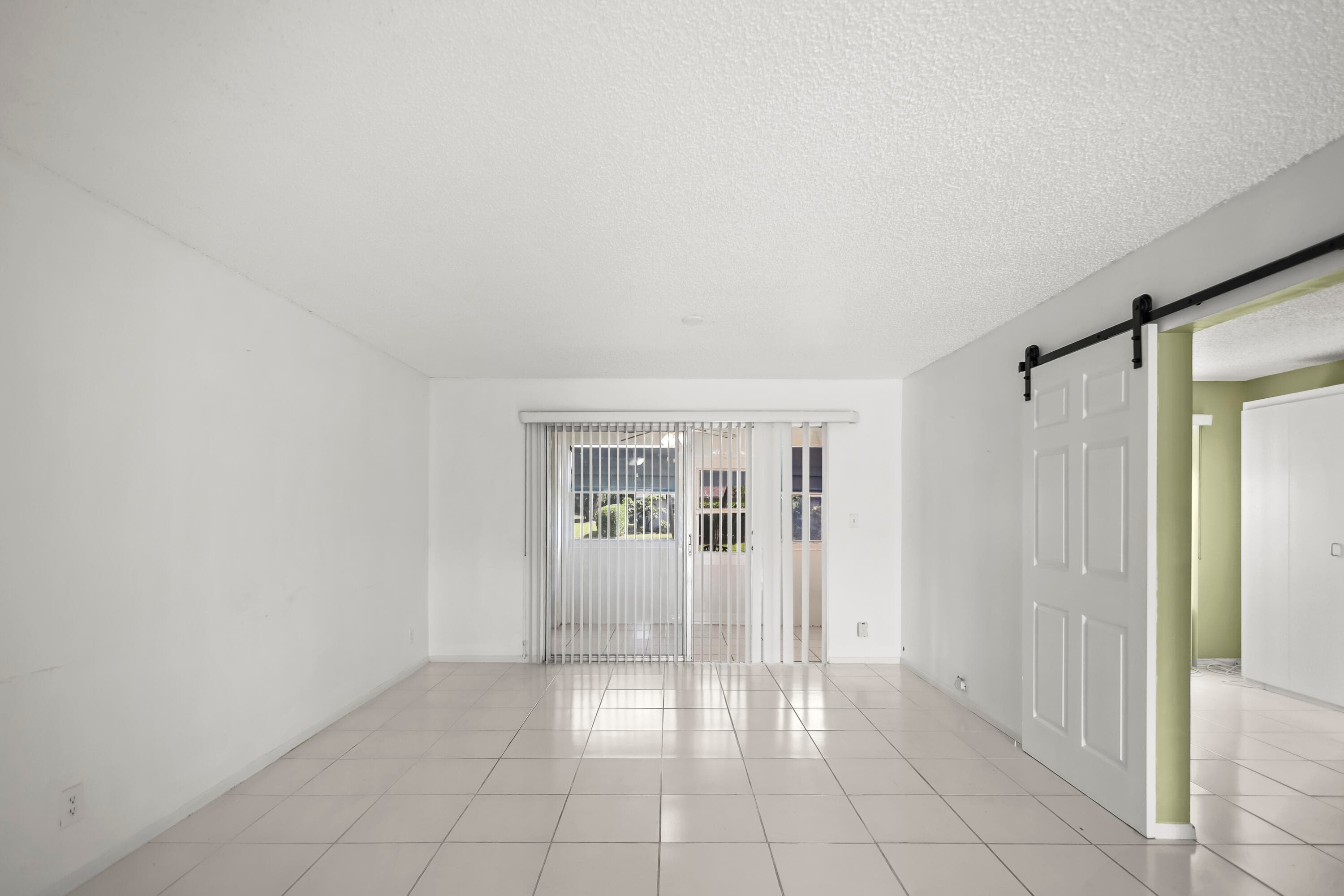 2500 Fiore Way 103, Delray Beach, FL 33445 — photo 2 of 19