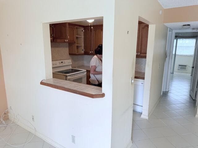 402 Markham S, Deerfield Beach, FL 33442 — photo 2 of 34