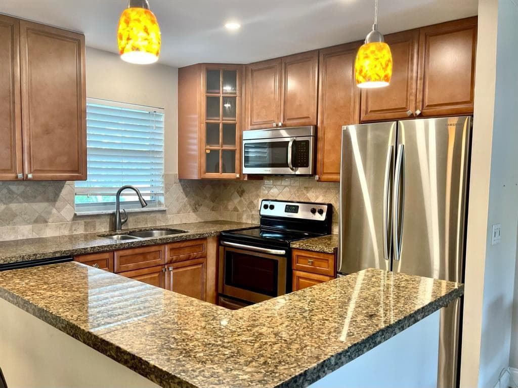 809 W Oakland Park Boulevard J12, Oakland Park, FL 33311 — photo 2 of 19