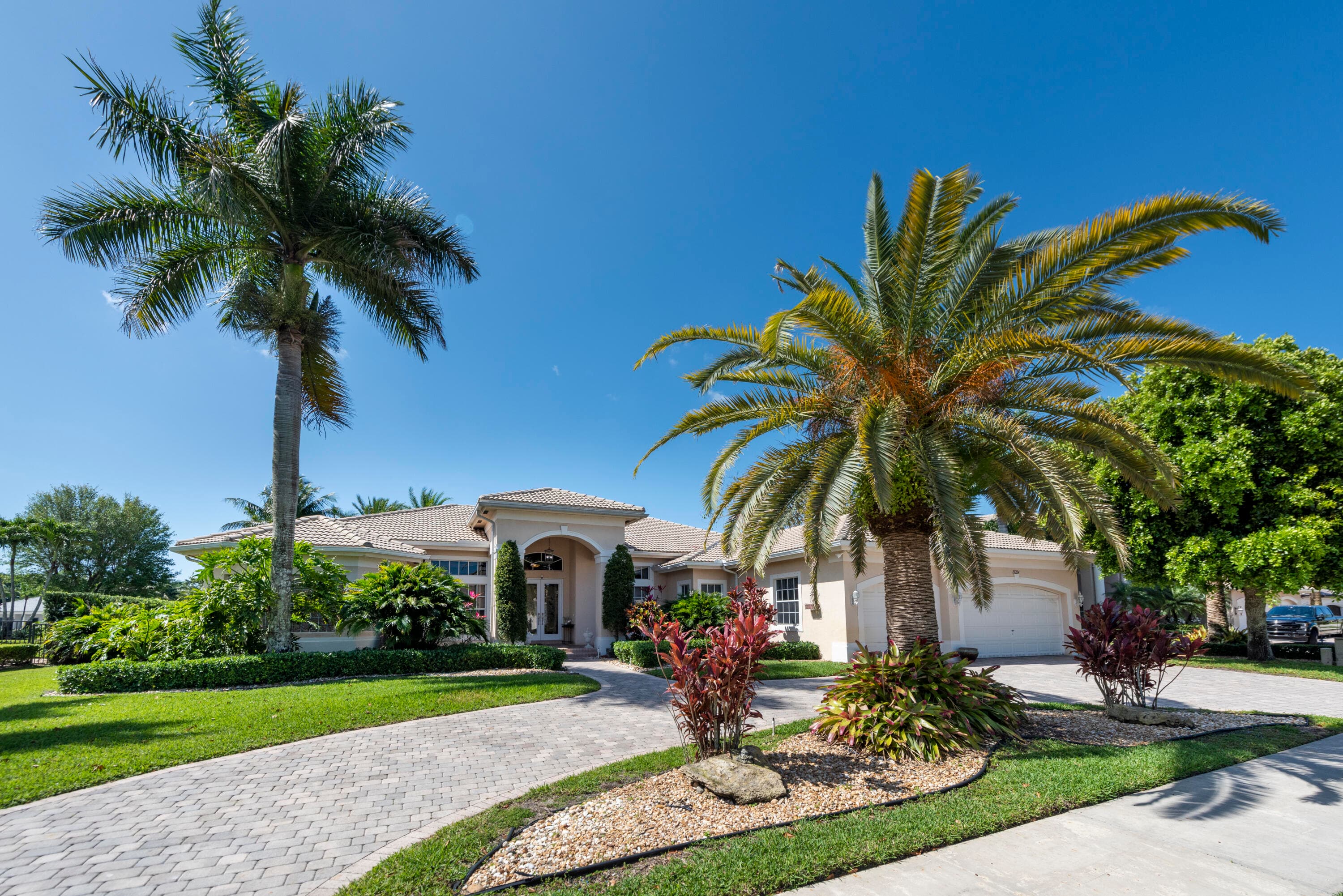 15234 SW 40th Street, Davie, FL 33331 — photo 1 of 59